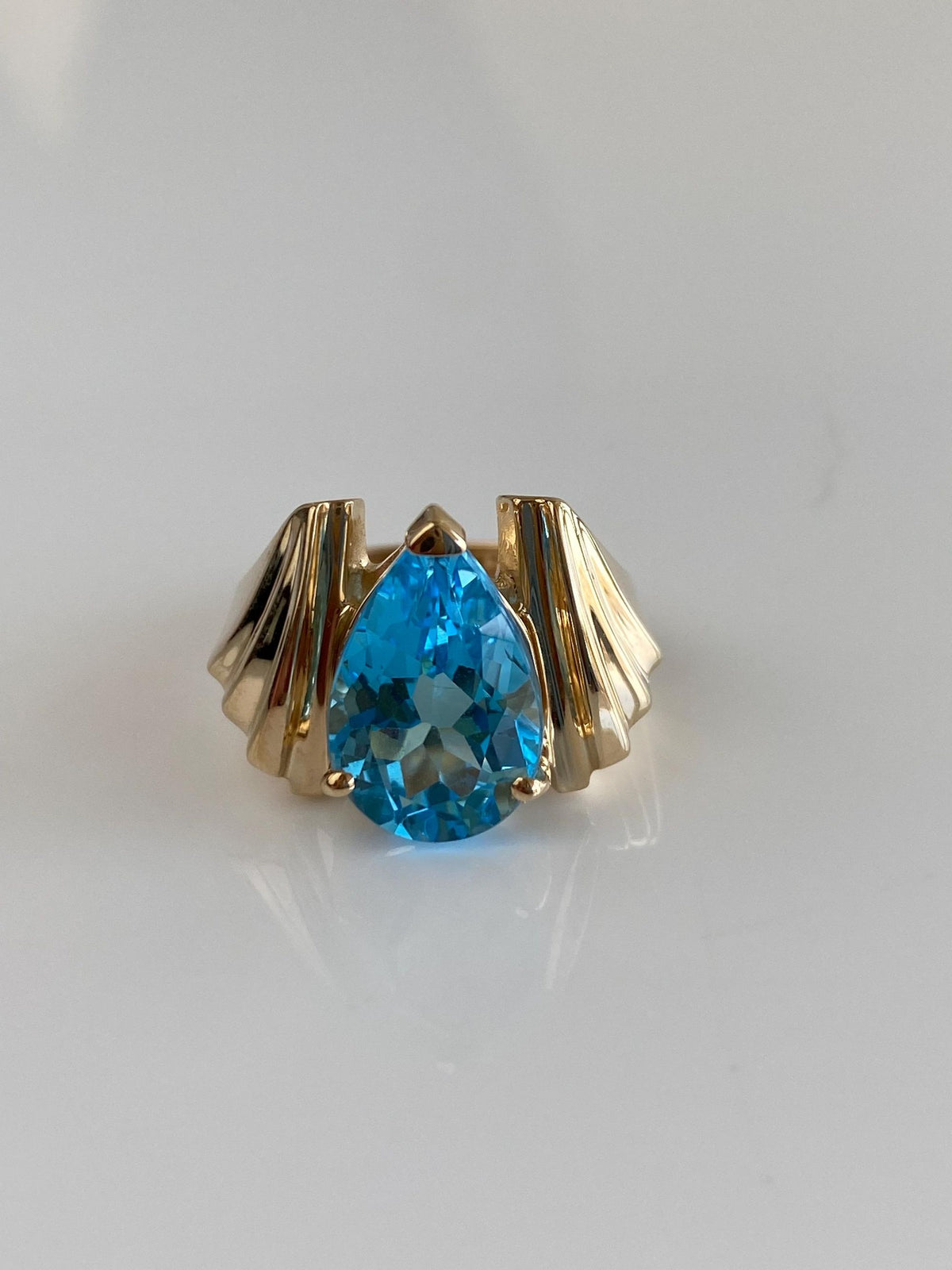 Vintage Solid 14k Yellow Gold Scalloped Topaz Teardrop Ring - Size 6.75