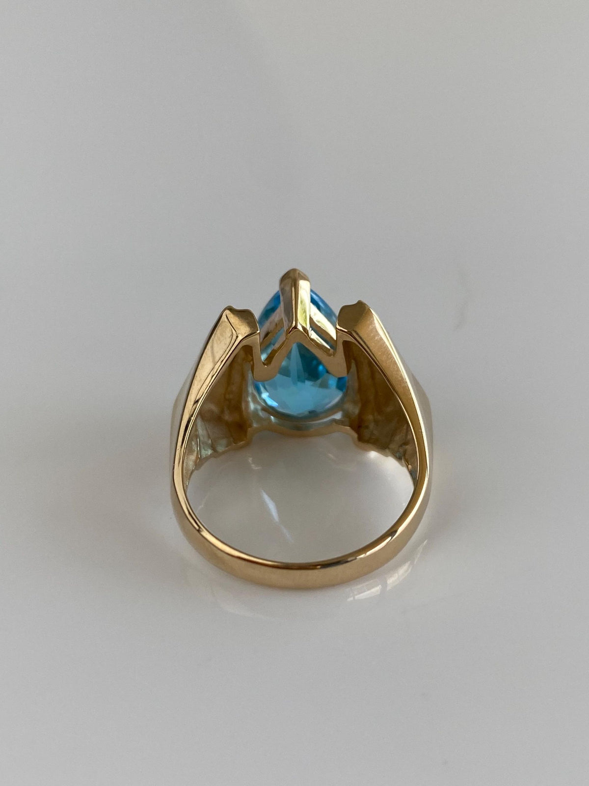 Vintage Solid 14k Yellow Gold Scalloped Topaz Teardrop Ring - Size 6.75