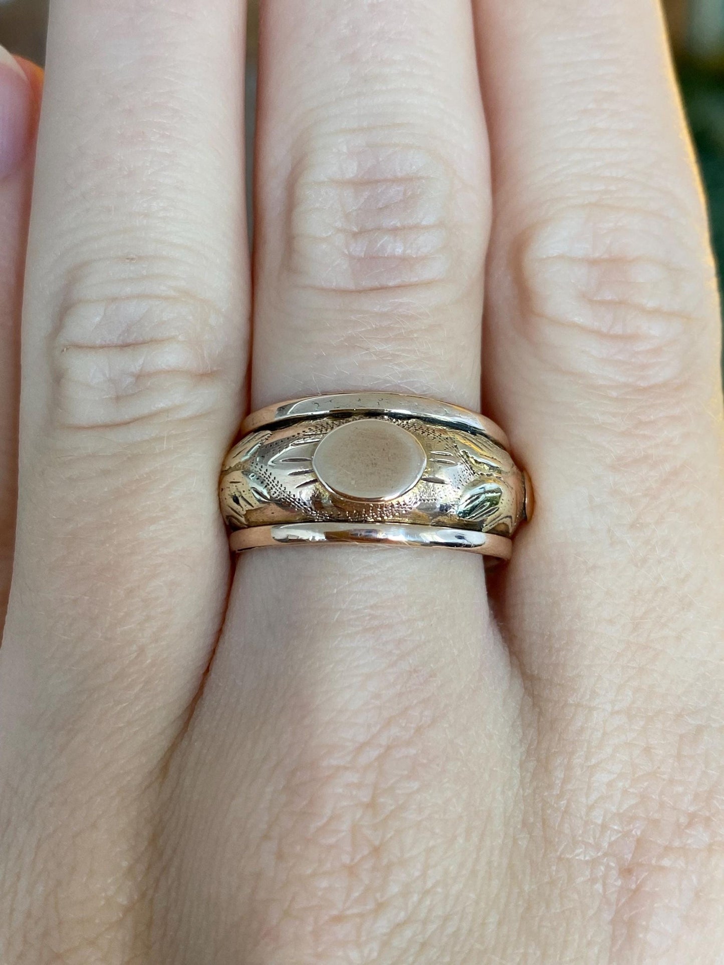 Vintage Solid 9k Rose & Yellow Gold Designed Signet Ring Band - Size 8.5