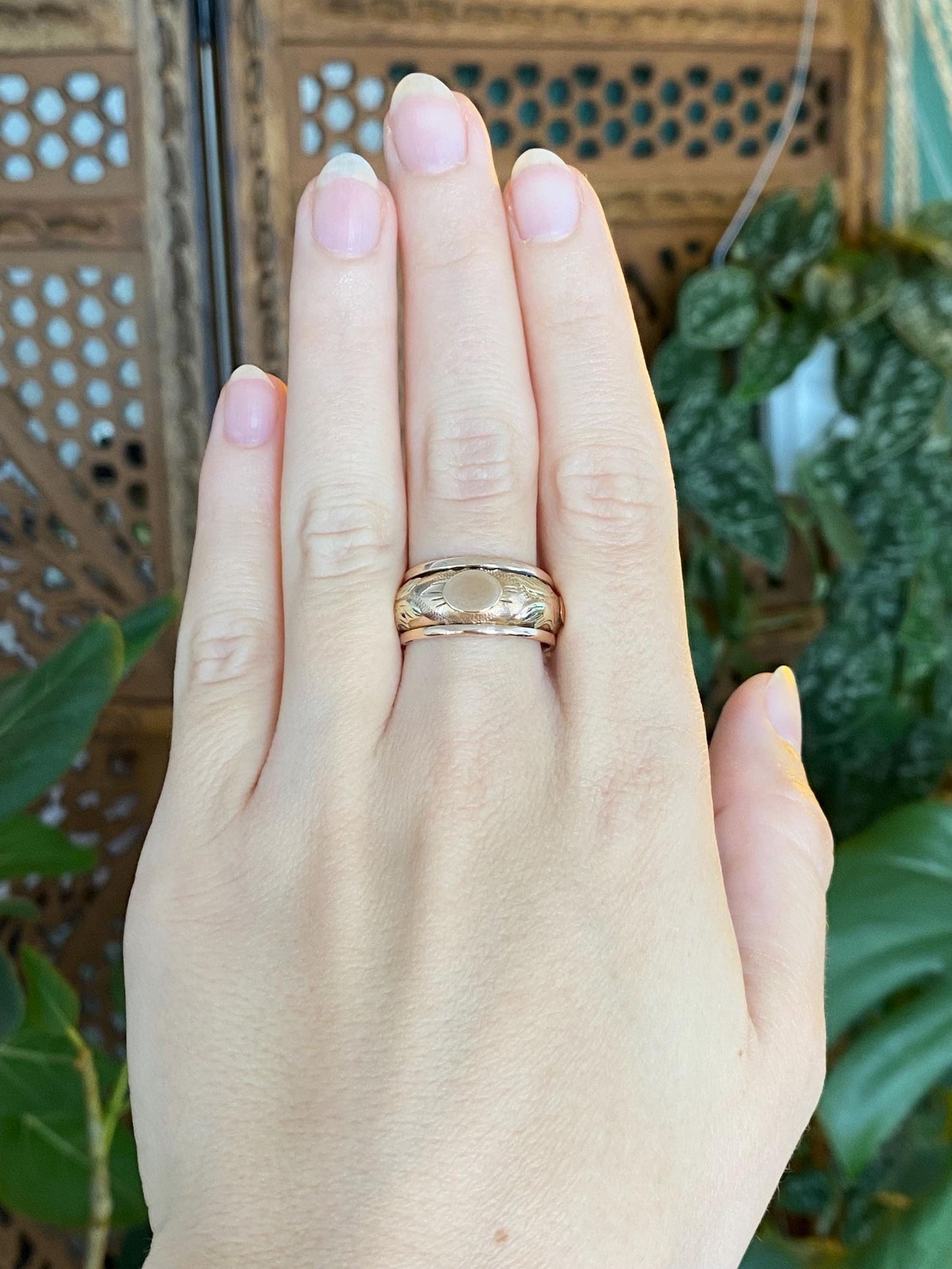 Vintage Solid 9k Rose & Yellow Gold Designed Signet Ring Band - Size 8.5