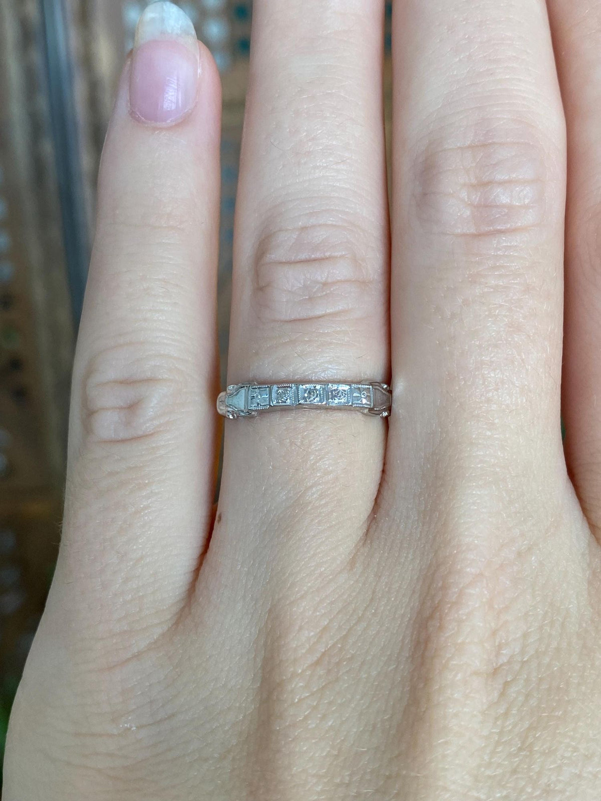 Vintage Solid 10k White Gold Clear Sapphire Designed Ring Band - Size 6.5