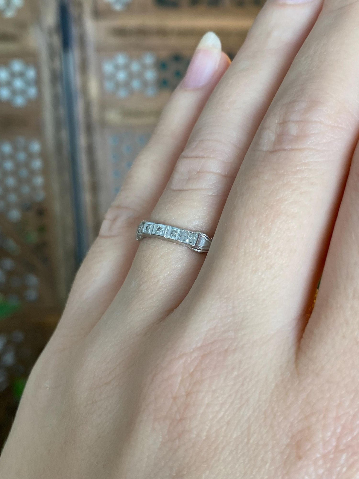 Vintage Solid 10k White Gold Clear Sapphire Designed Ring Band - Size 6.5