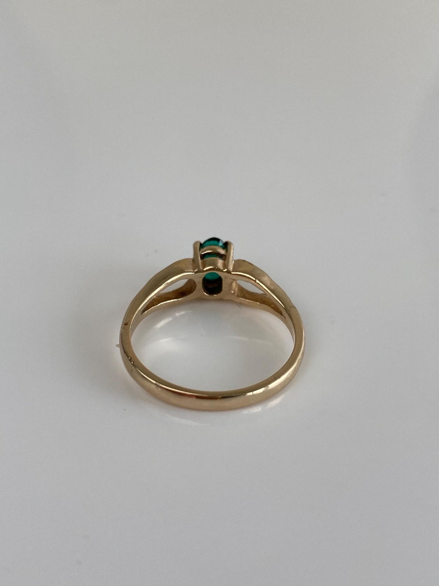 Vintage Solid 14k Yellow Gold Green Cubic Zirconia Ring - Size 6