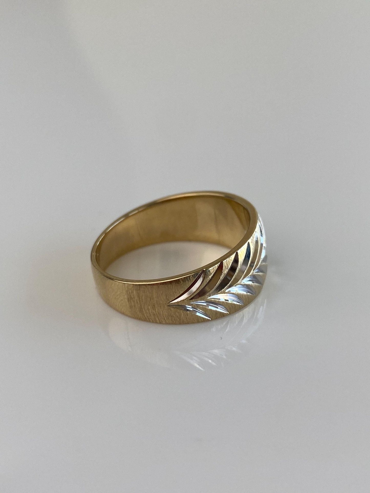 Vintage Solid 14k White & Yellow Gold Diamond Cut Diamond Ring Band - Size 9.75