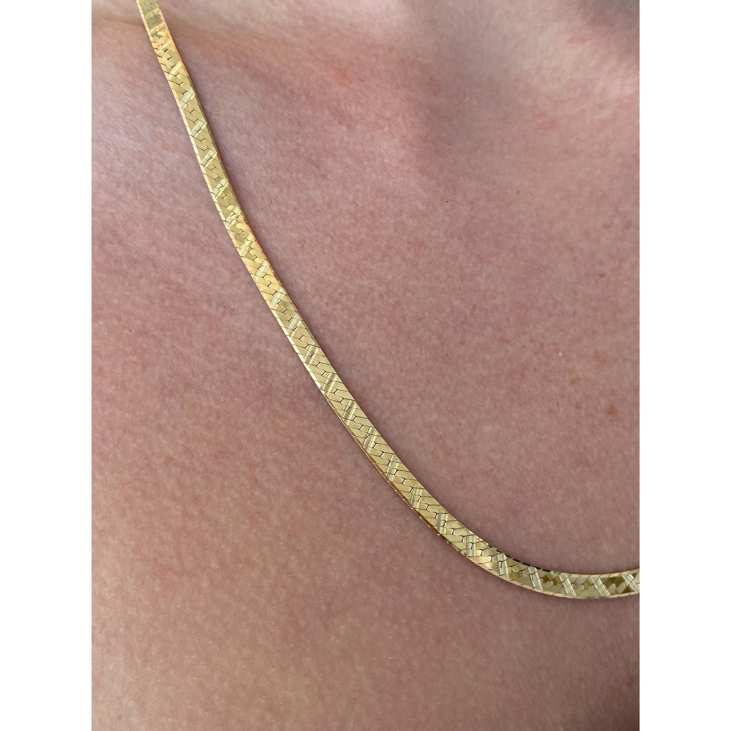 Vintage Solid 14k Yellow Gold Lined Patterned Herringbone Chain Necklace - 20.75 inches