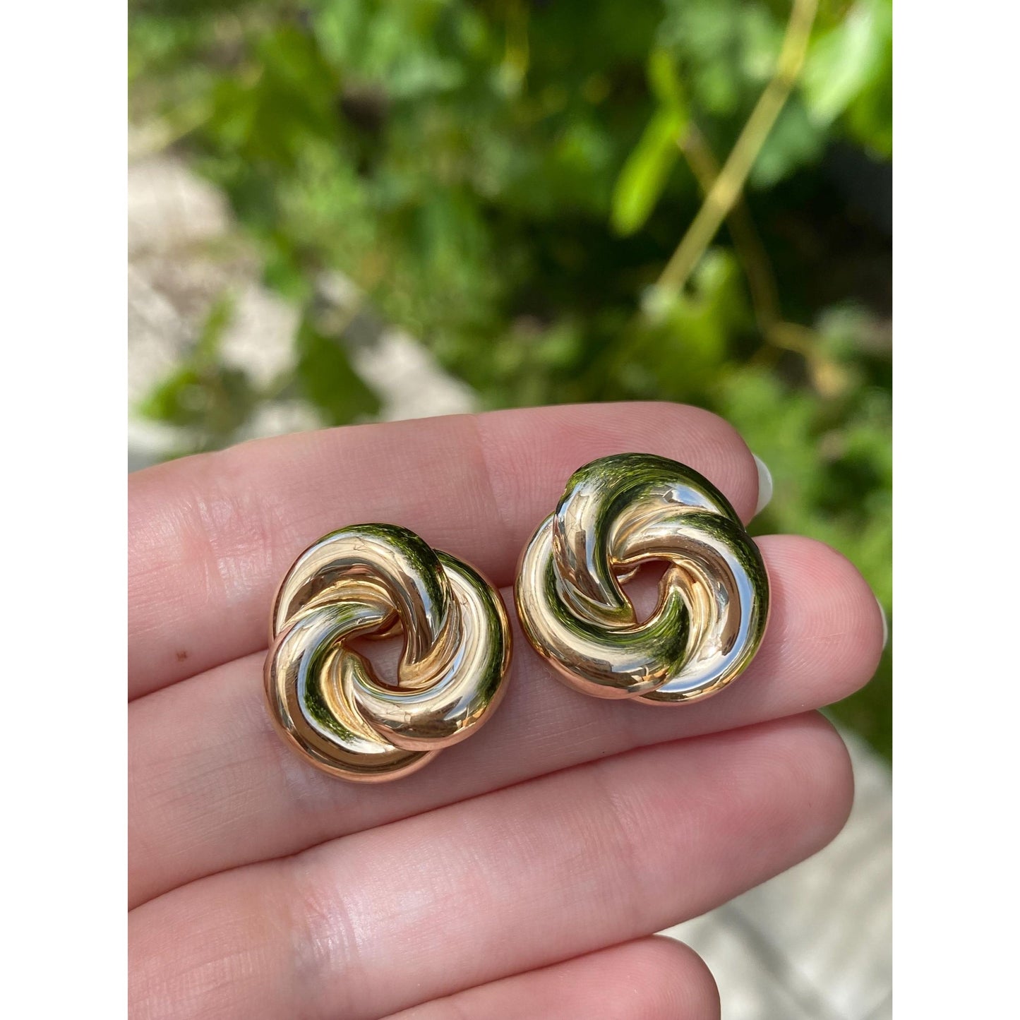 Vintage Solid 14k Yellow Gold Knot Stud Earrings