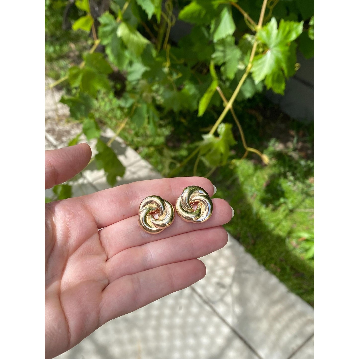 Vintage Solid 14k Yellow Gold Knot Stud Earrings