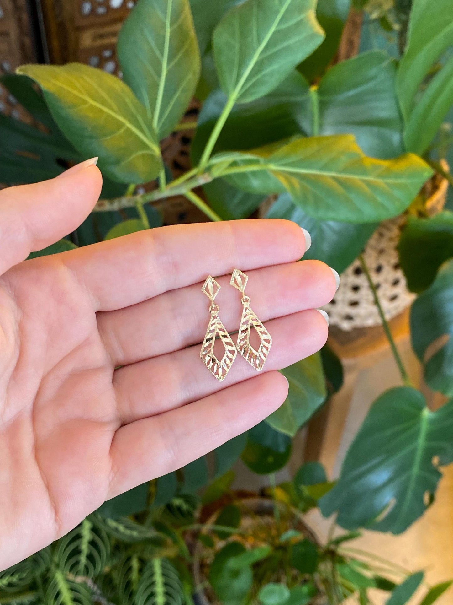 Vintage Solid 14k Yellow Gold Diamond Cut Dangle Stud Earrings
