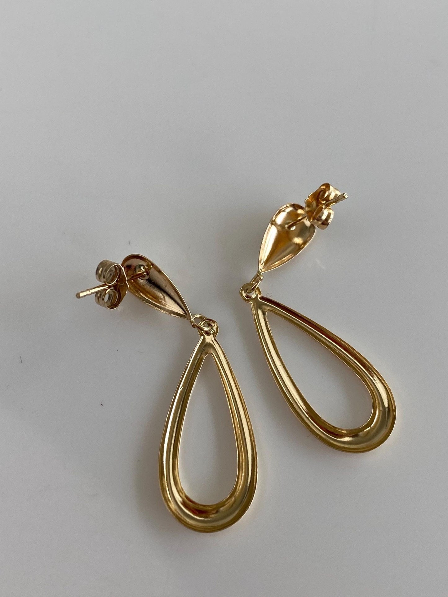 Vintage Solid 14k Yellow Gold Diamond Cut Teardrop Dangle Stud Earrings