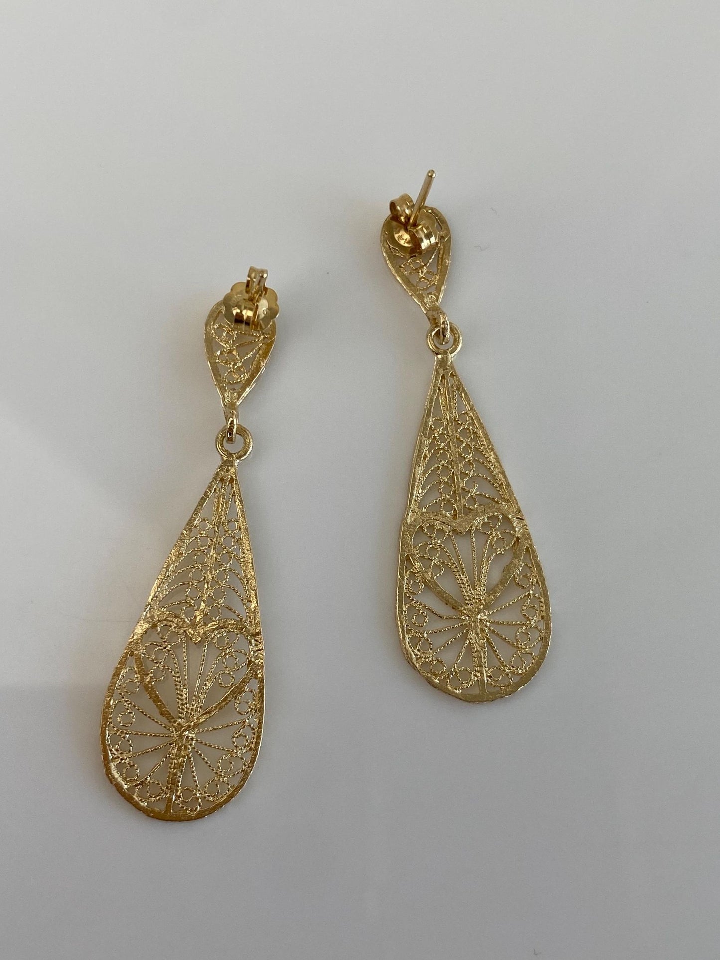 Vintage Solid 14k Yellow Gold Diamond Cut Filigree Dangle Stud Earrings
