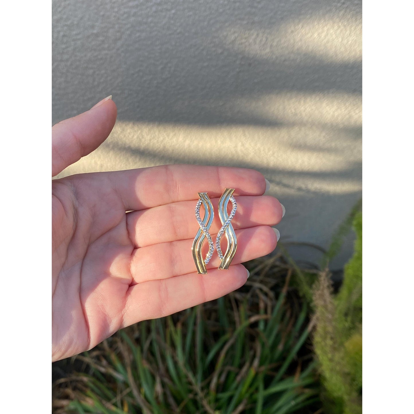 Vintage Solid 14k Yellow Gold Cubic Zirconia Long Twist Drop Earrings