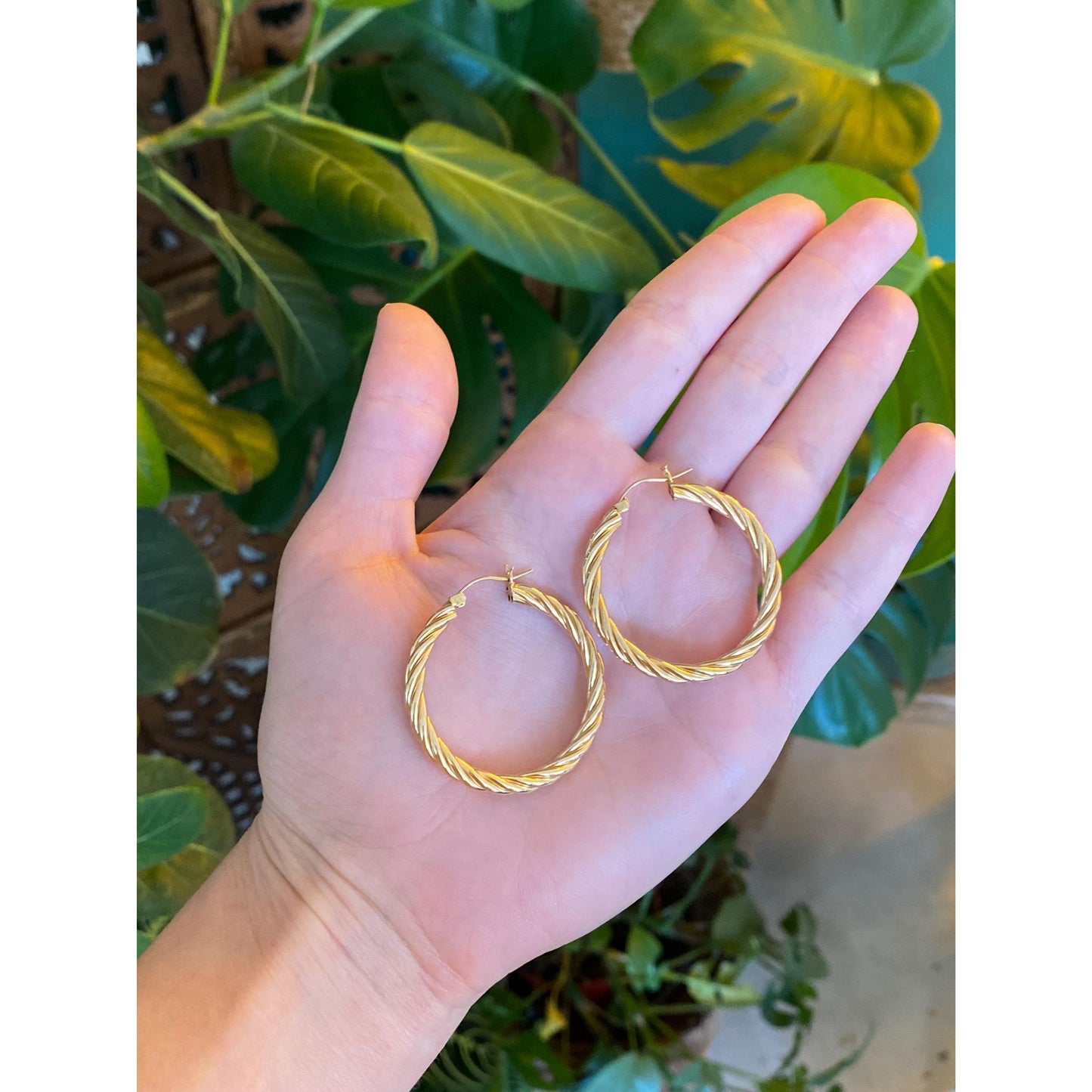 Vintage 14k Yellow Gold Twist Hoop Earrings