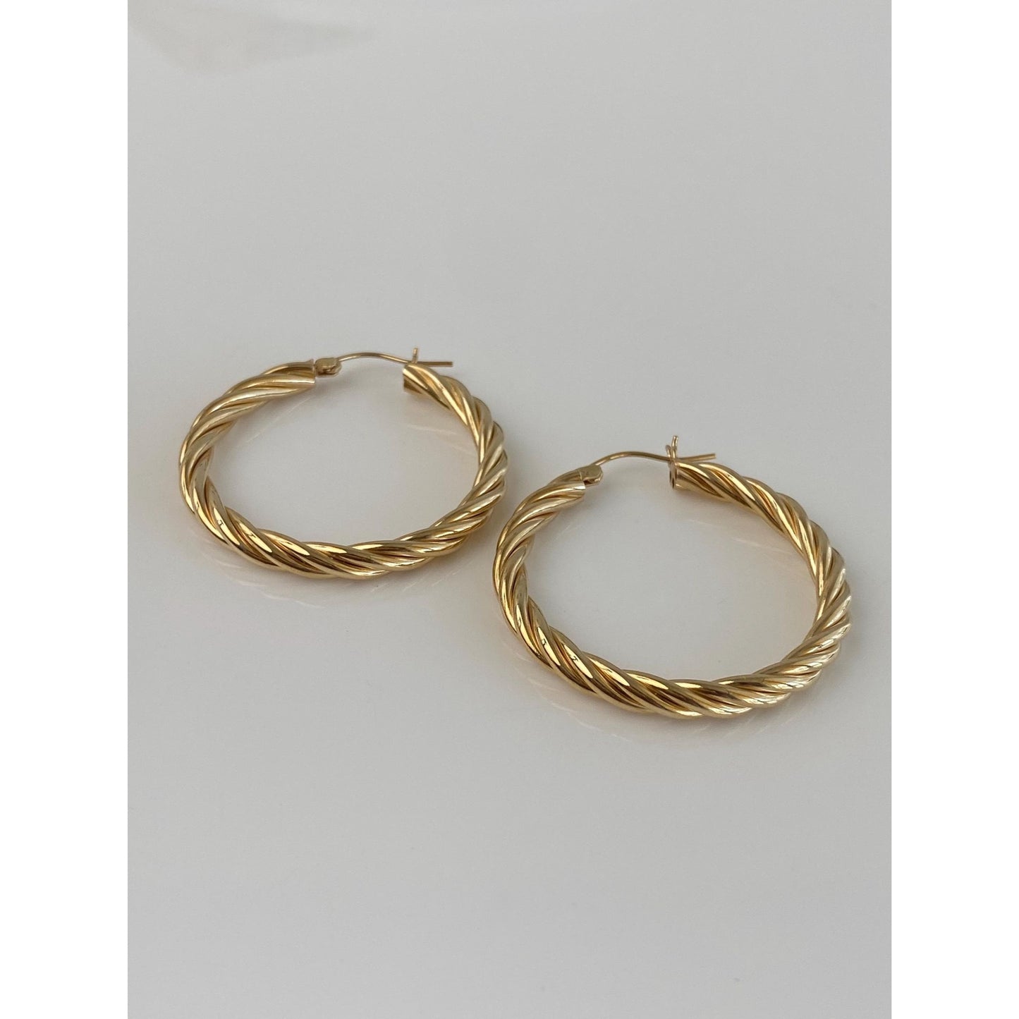 Vintage 14k Yellow Gold Twist Hoop Earrings