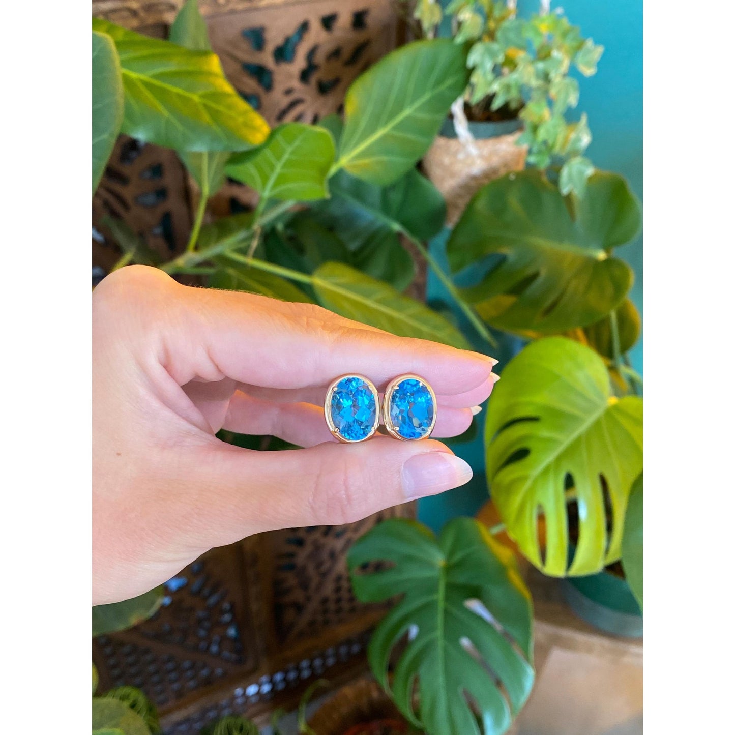 Vintage Solid 14k Yellow Gold Topaz Stud Earrings