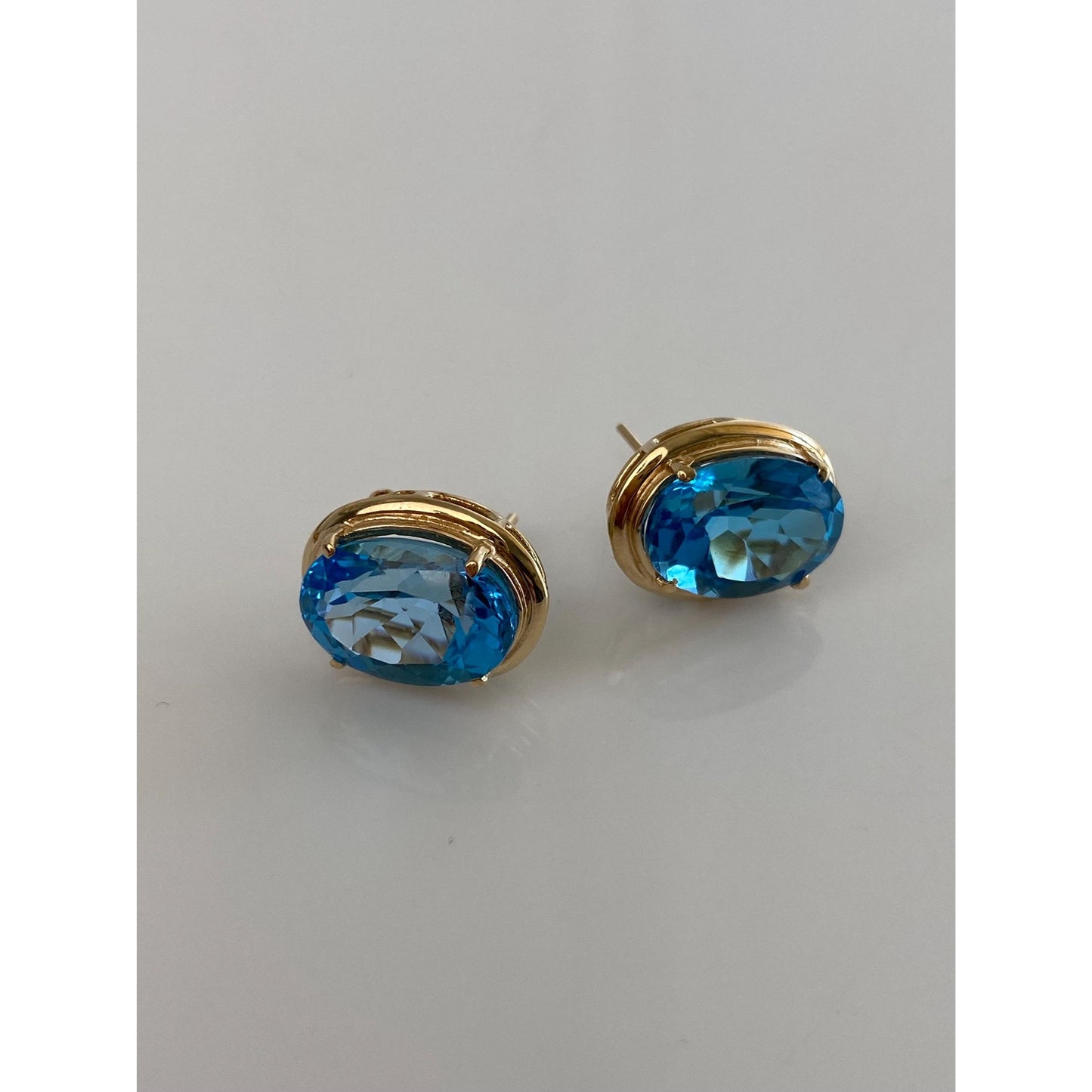 Vintage Solid 14k Yellow Gold Topaz Stud Earrings