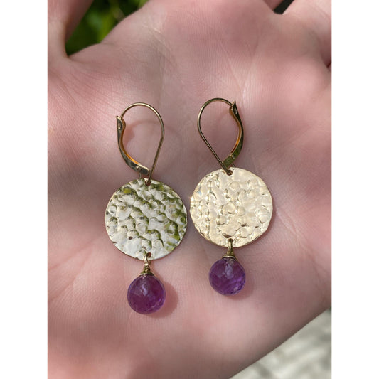 Vintage Solid 14k Yellow Gold Rose Cut Amethyst Hammered Disc Dangle Earrings