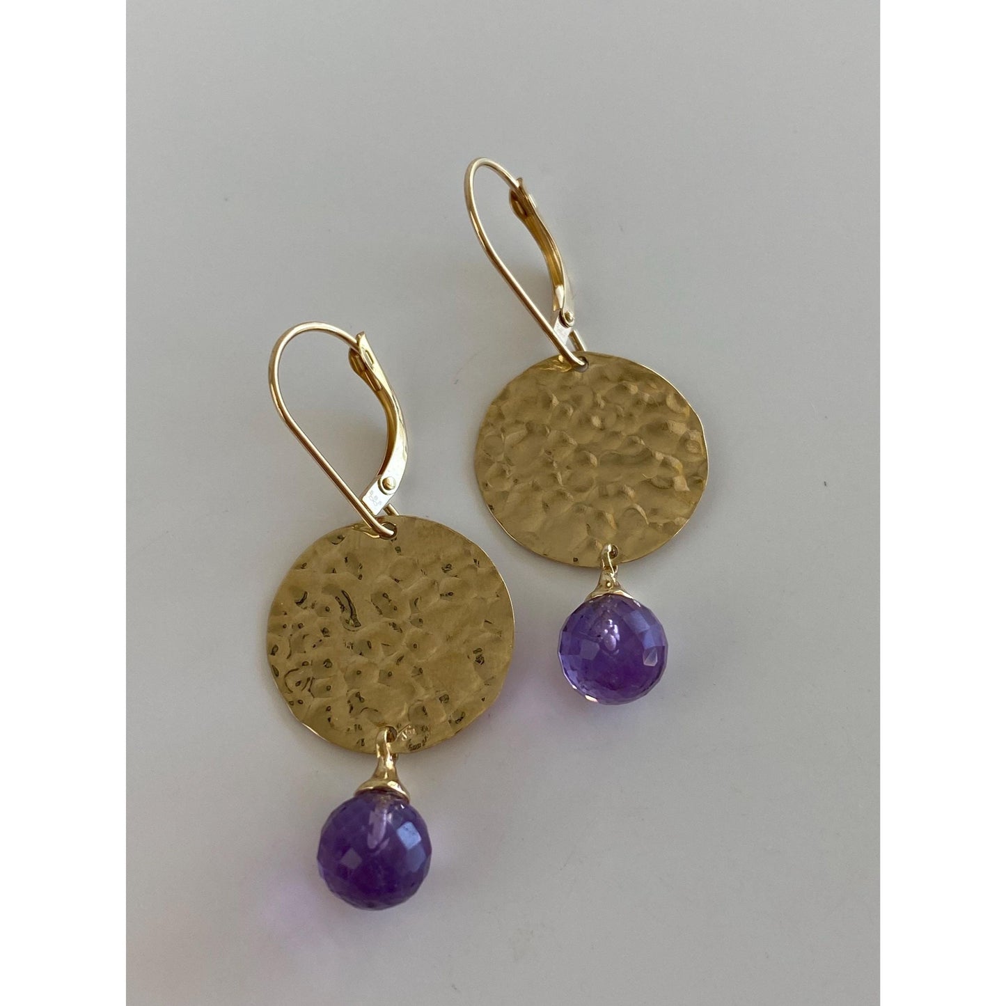 Vintage Solid 14k Yellow Gold Rose Cut Amethyst Hammered Disc Dangle Earrings