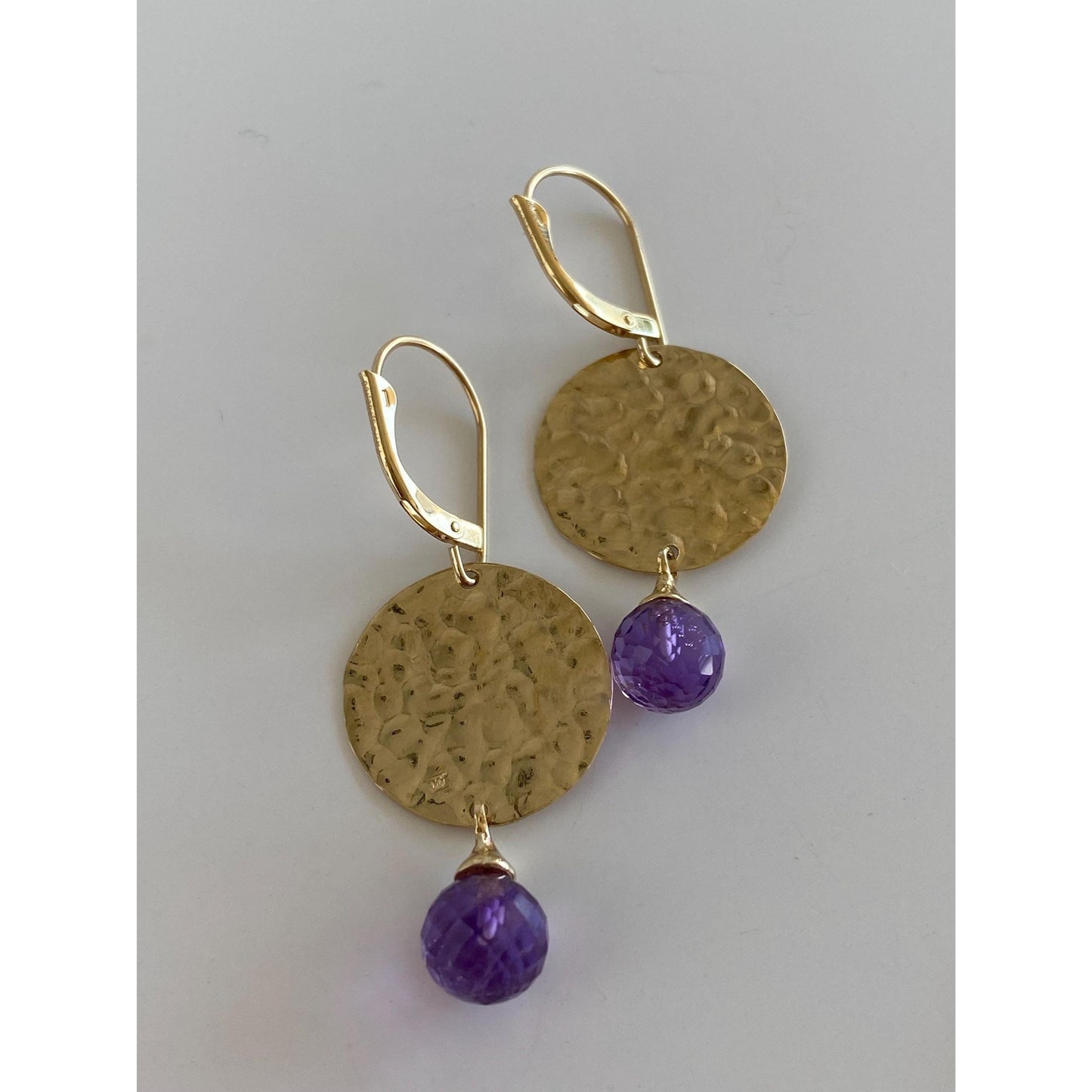 Vintage Solid 14k Yellow Gold Rose Cut Amethyst Hammered Disc Dangle Earrings