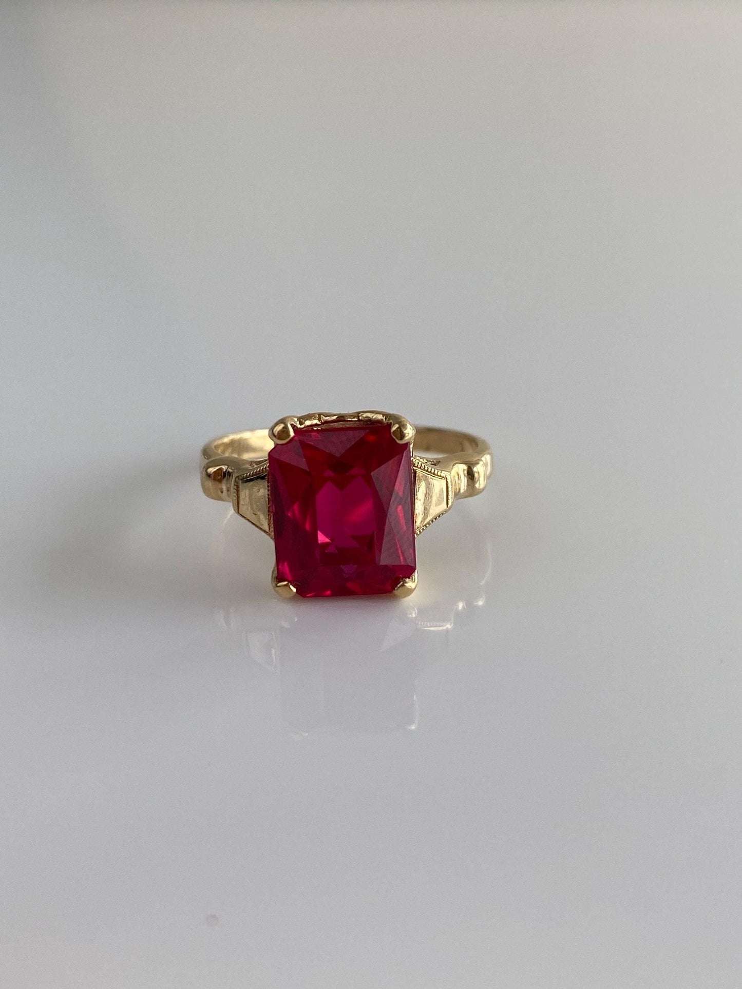Vintage Solid 10k Yellow Gold Pink Sapphire Ring - Size 6.25
