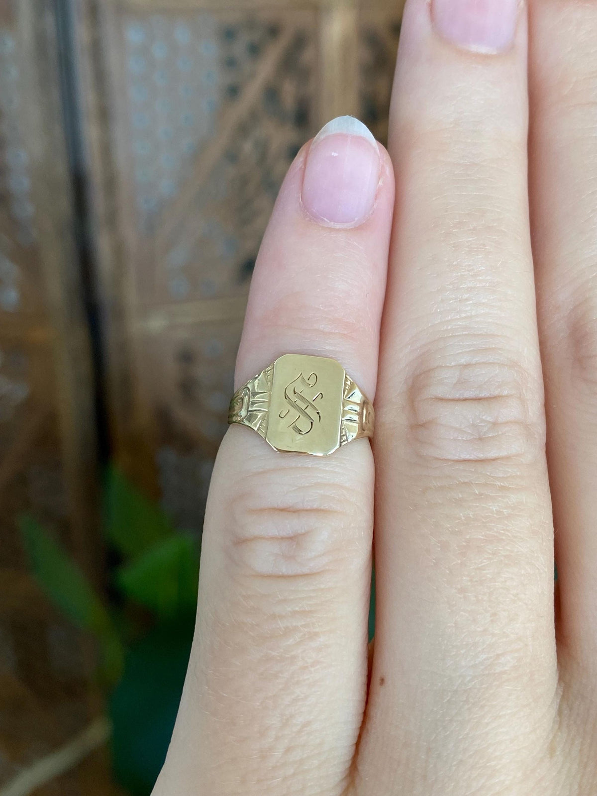 Vintage Solid 10k Yellow Gold Initial S Baby Signet Midi Ring - Size 1.5