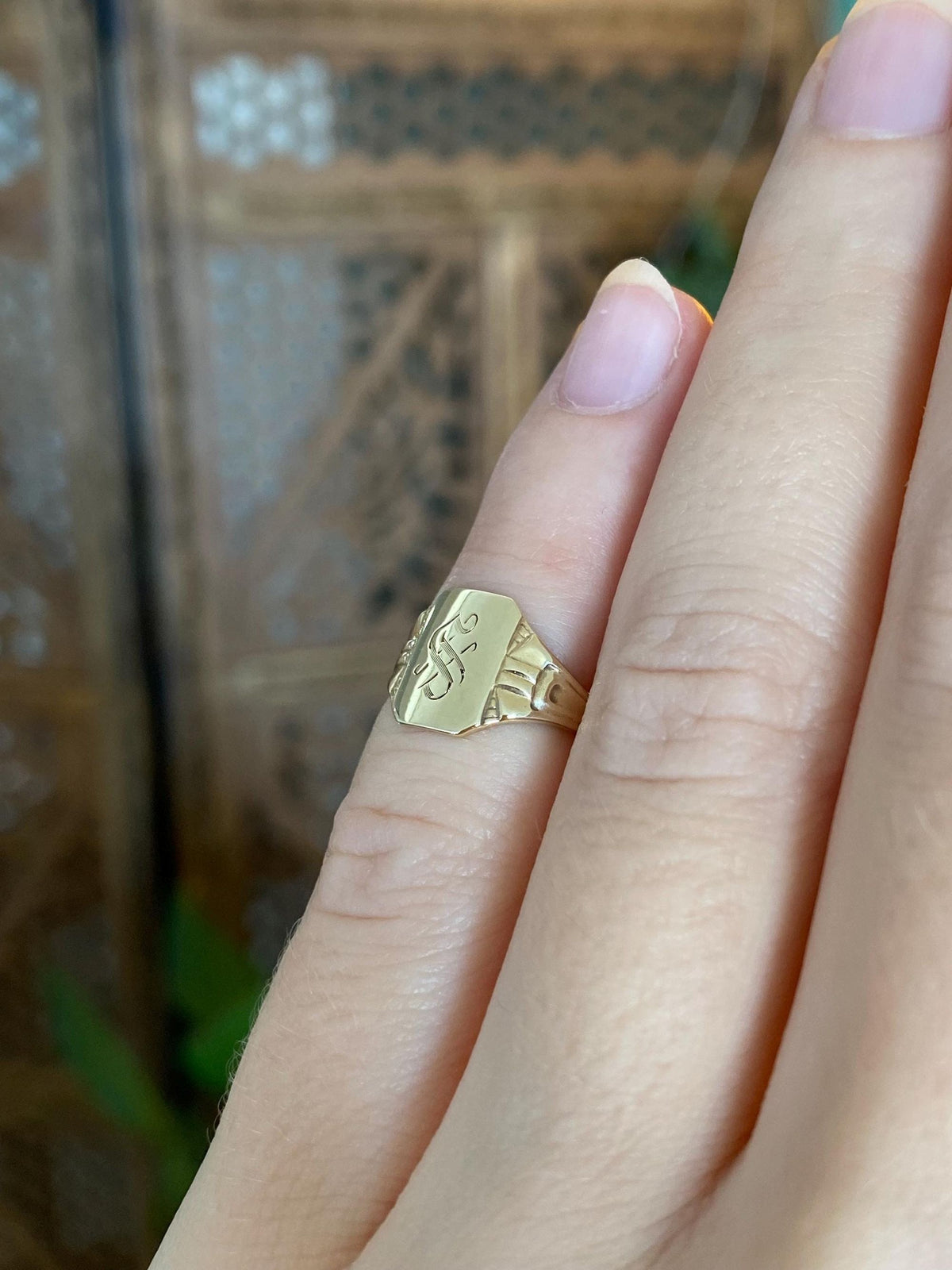 Vintage Solid 10k Yellow Gold Initial S Baby Signet Midi Ring - Size 1.5