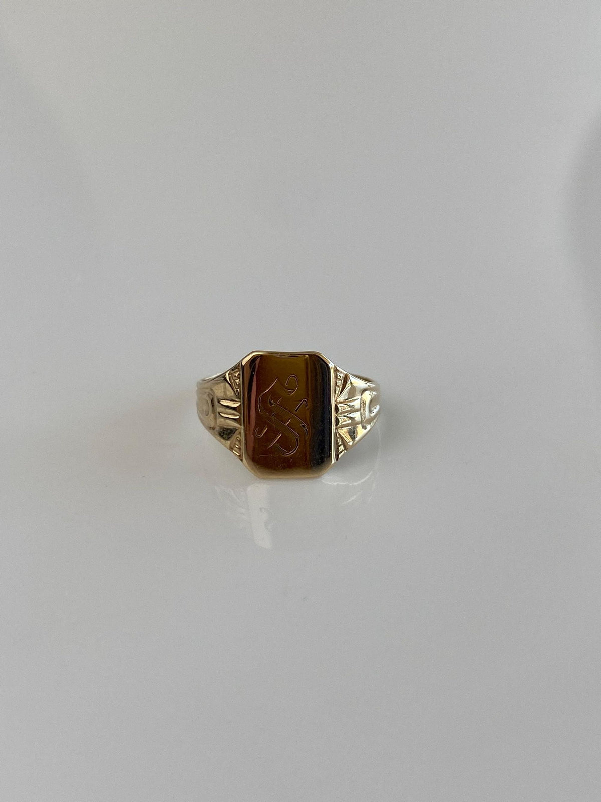 Vintage Solid 10k Yellow Gold Initial S Baby Signet Midi Ring - Size 1.5