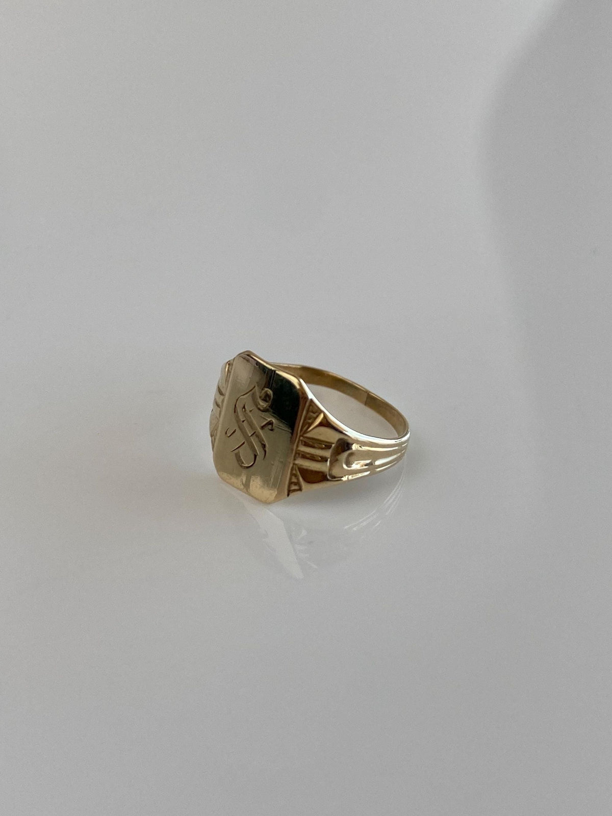 Vintage Solid 10k Yellow Gold Initial S Baby Signet Midi Ring - Size 1.5