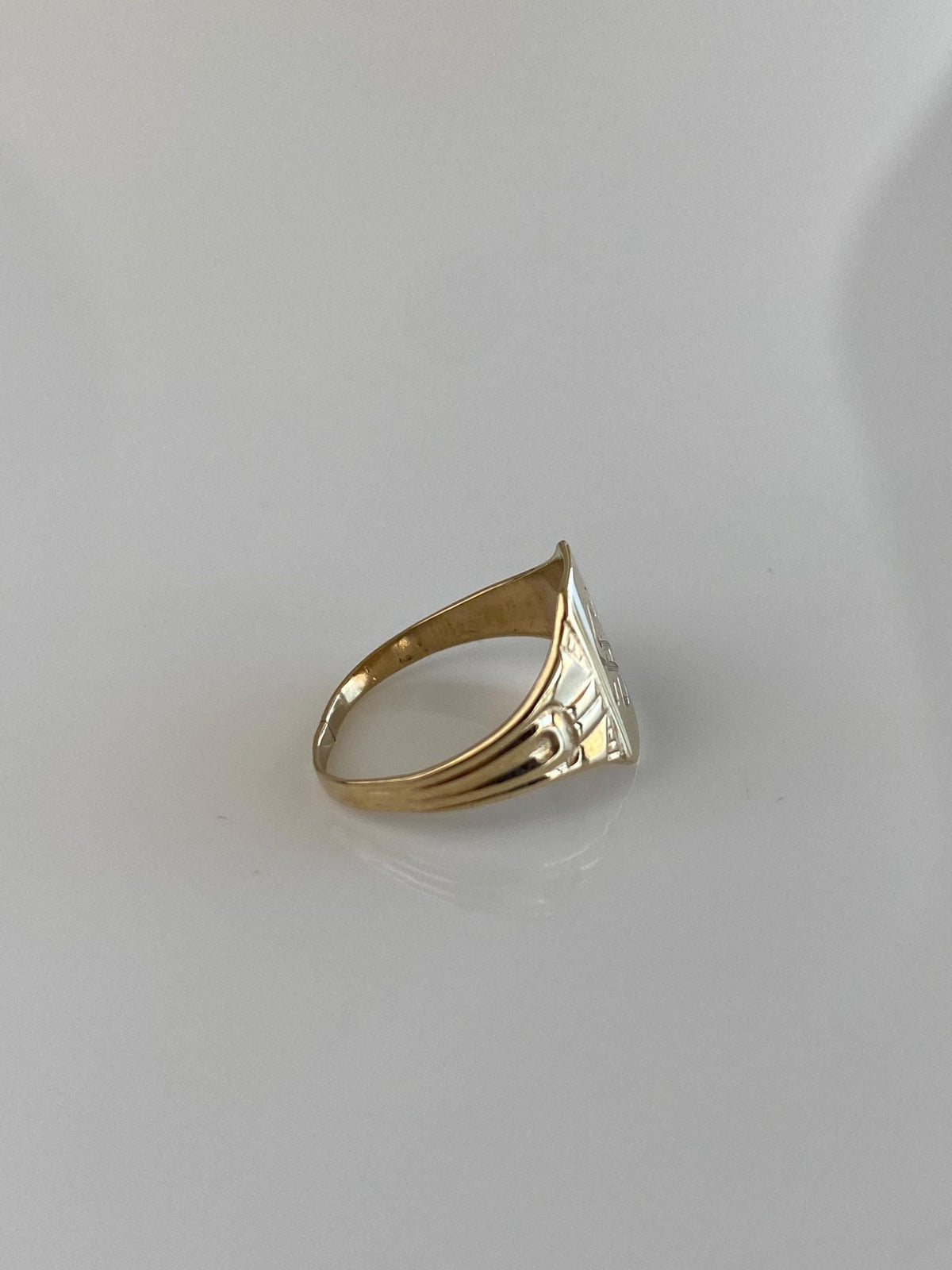 Vintage Solid 10k Yellow Gold Initial S Baby Signet Midi Ring - Size 1.5