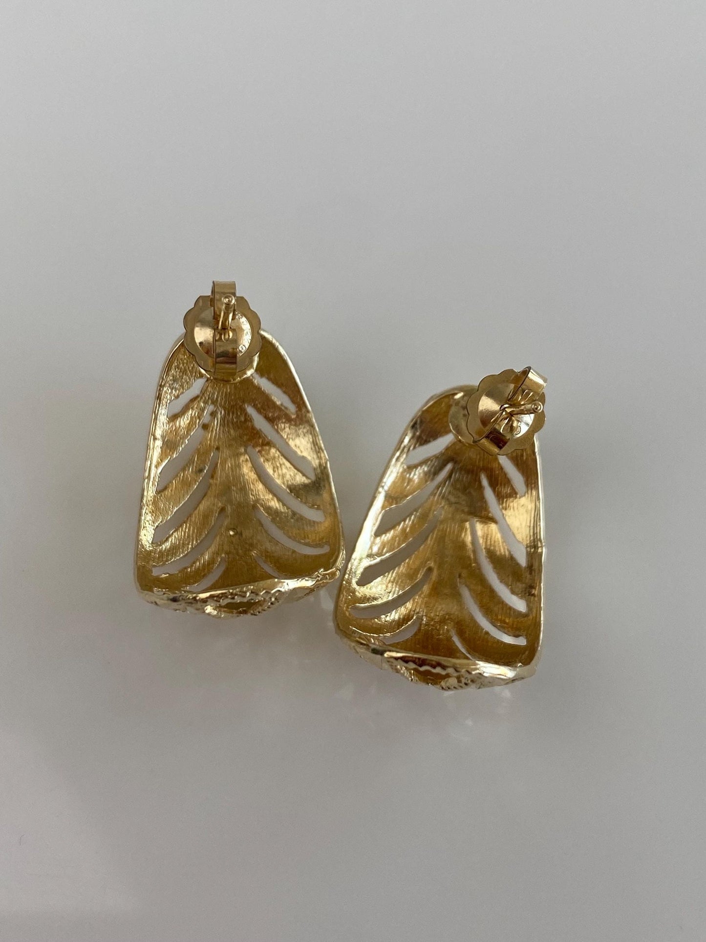 Vintage Solid 14k Yellow Gold Diamond Cut Drop Earrings