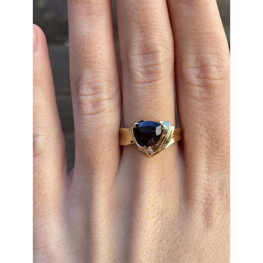 Vintage Solid 10k Yellow Gold Garnet Triangle Ring - Size 8