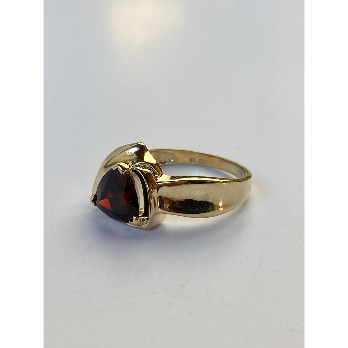 Vintage Solid 10k Yellow Gold Garnet Triangle Ring - Size 8