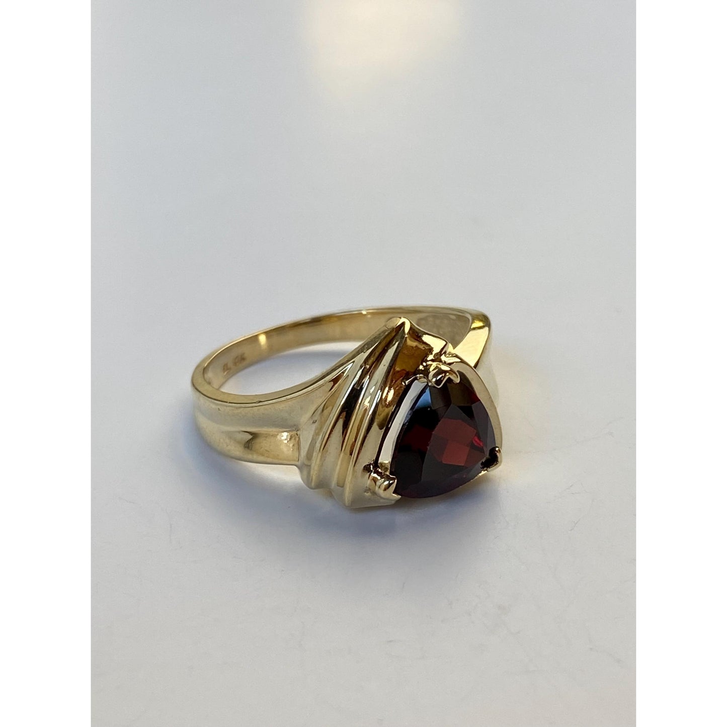 Vintage Solid 10k Yellow Gold Garnet Triangle Ring - Size 8