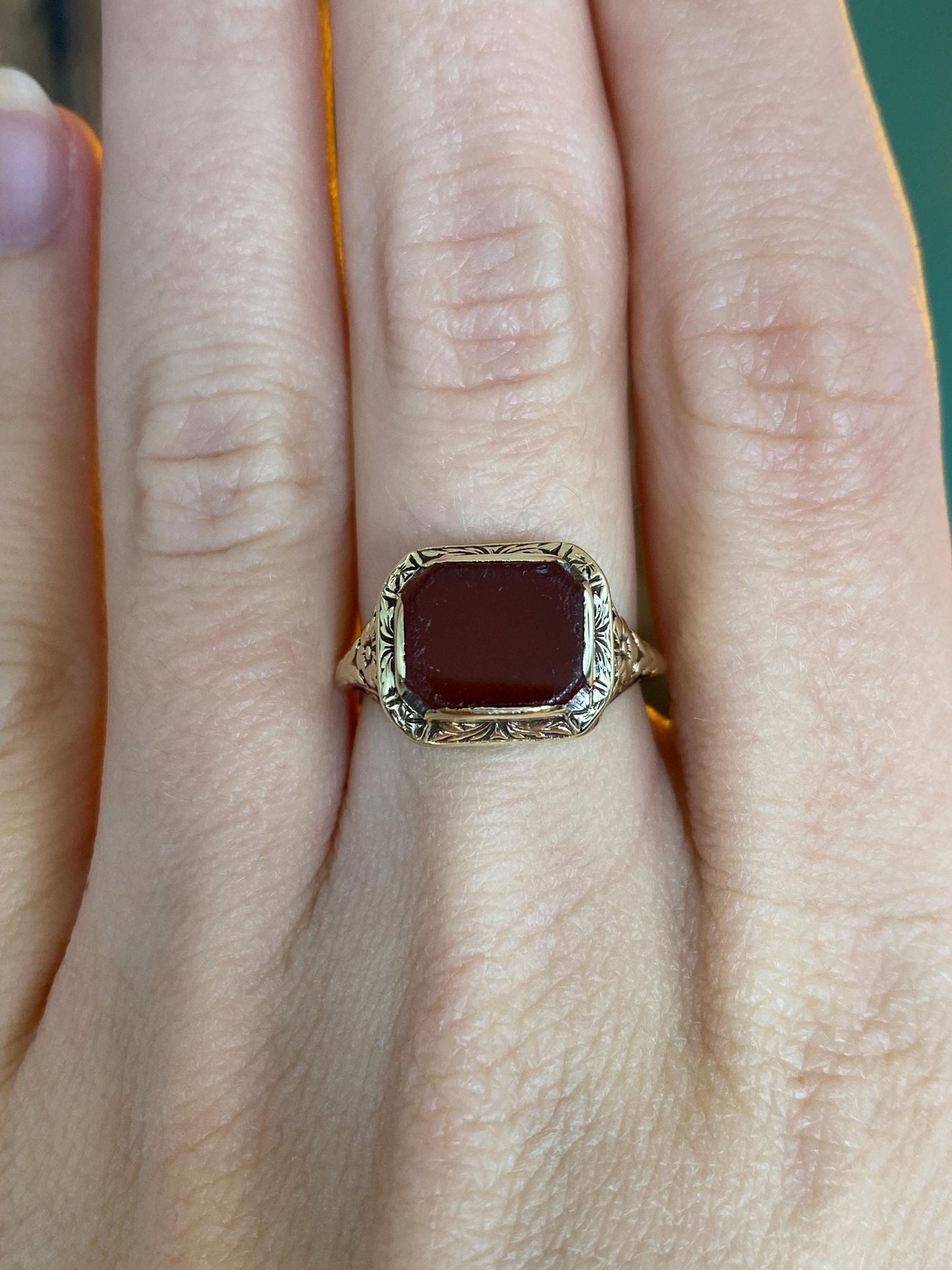 Vintage Solid 14k Yellow Gold Carnelian Ring - Size 5.75