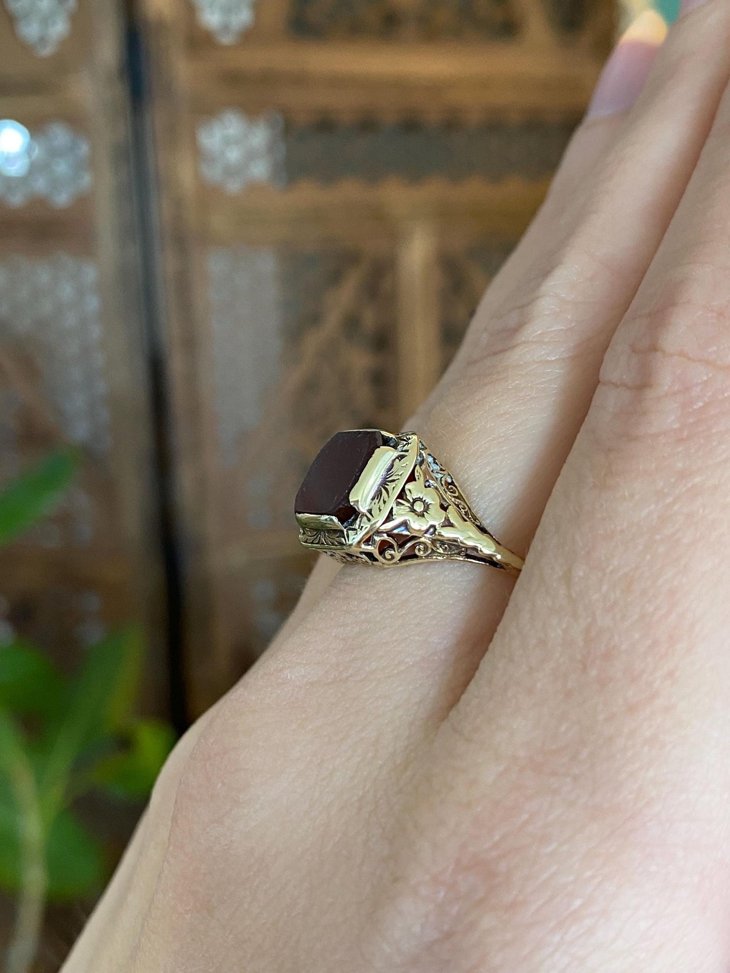 Vintage Solid 14k Yellow Gold Carnelian Ring - Size 5.75