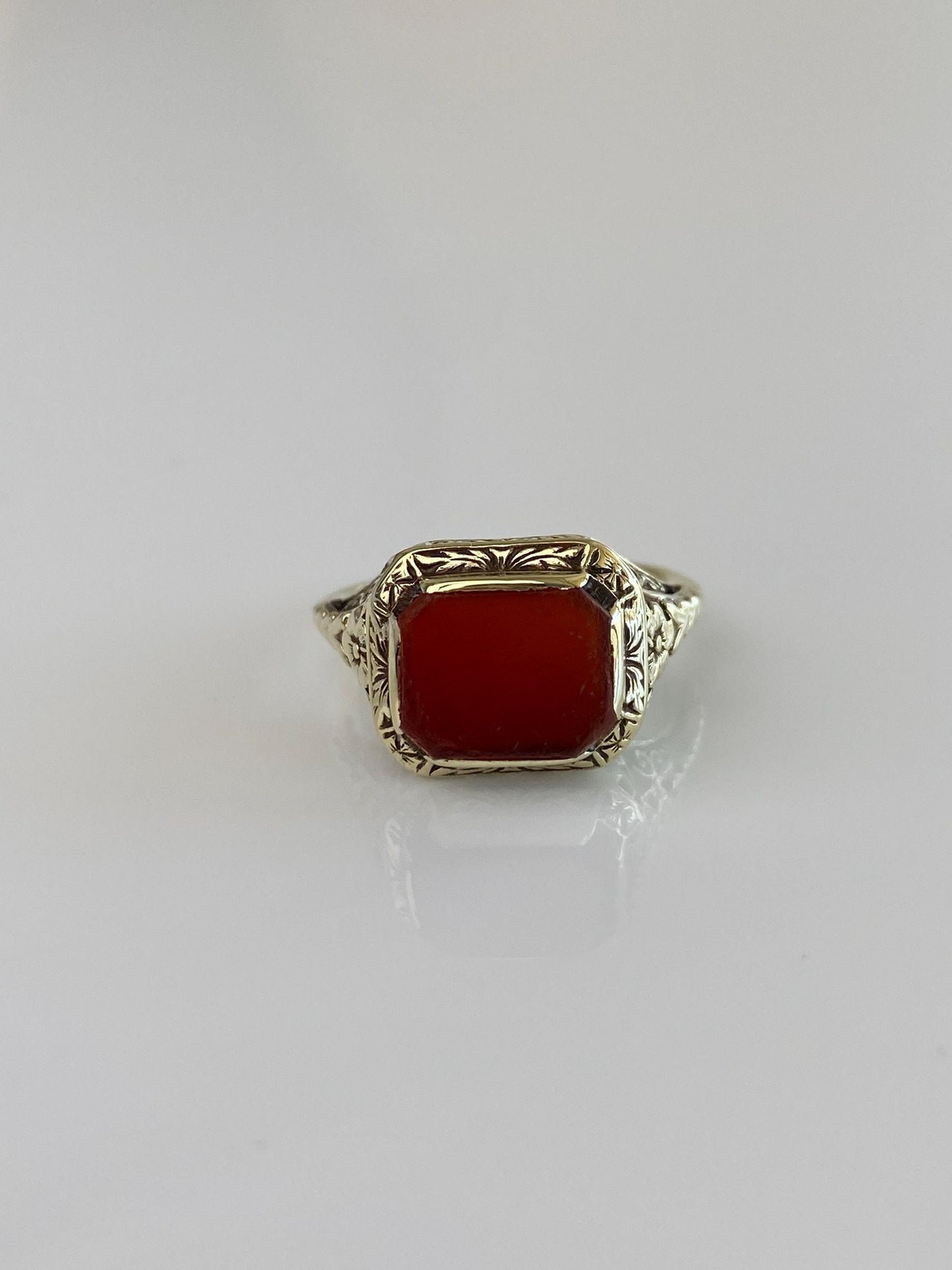 Vintage Solid 14k Yellow Gold Carnelian Ring - Size 5.75