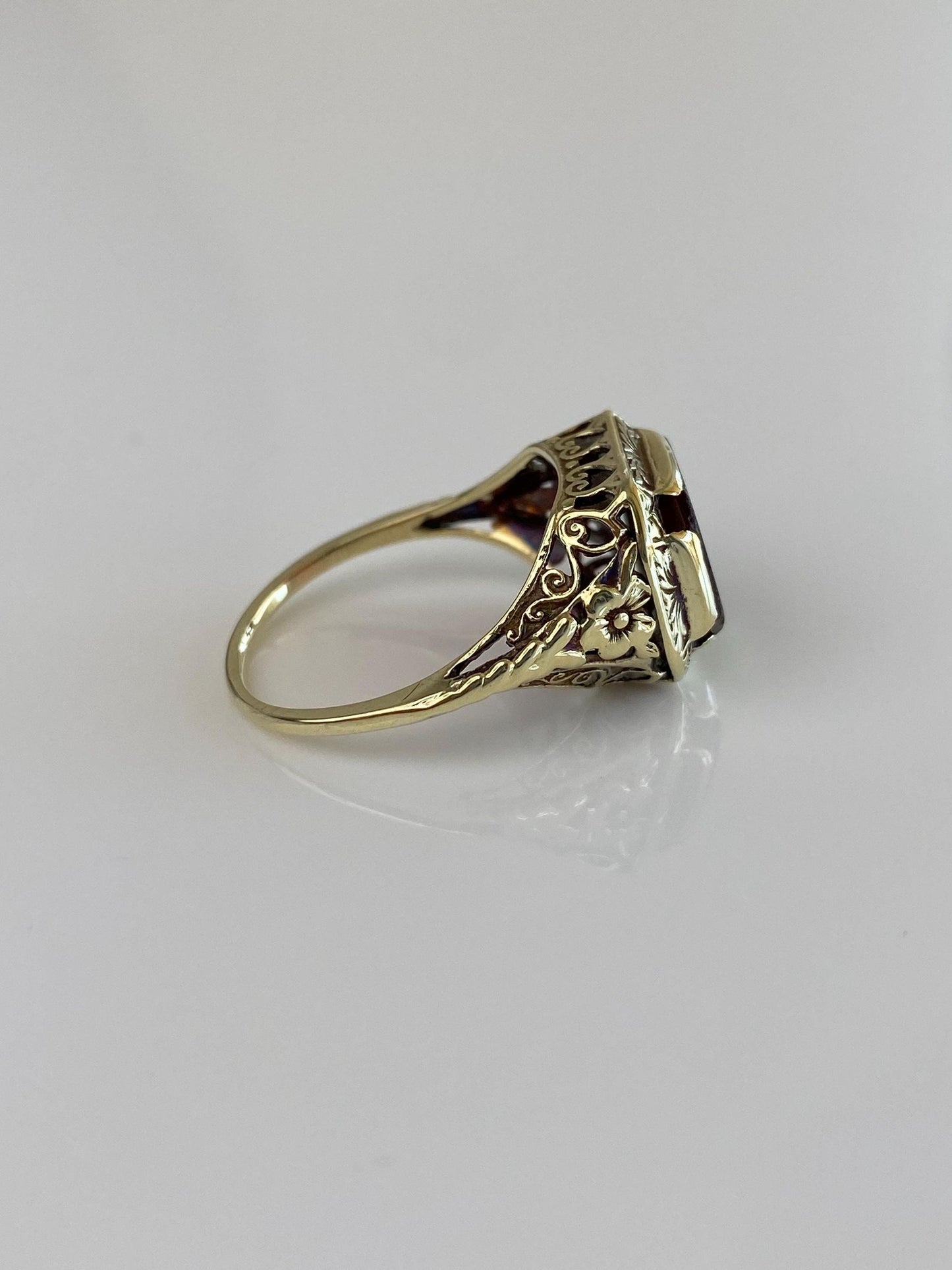 Vintage Solid 14k Yellow Gold Carnelian Ring - Size 5.75