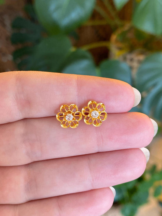 Vintage Solid 14k Yellow Gold Clear Spinel Flower Stud Earrings