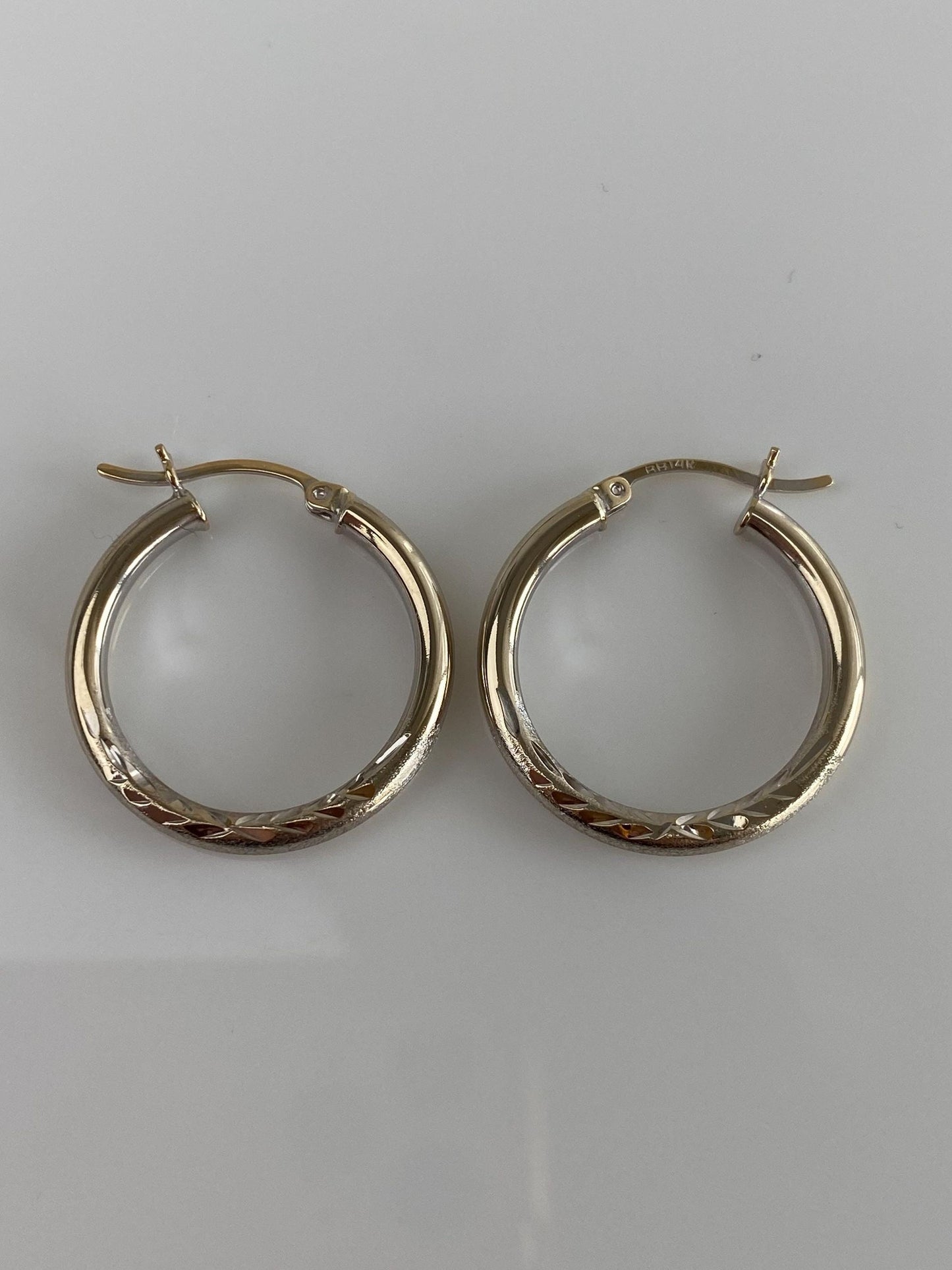Vintage 14k White Gold Diamond Cut Hoop Earrings