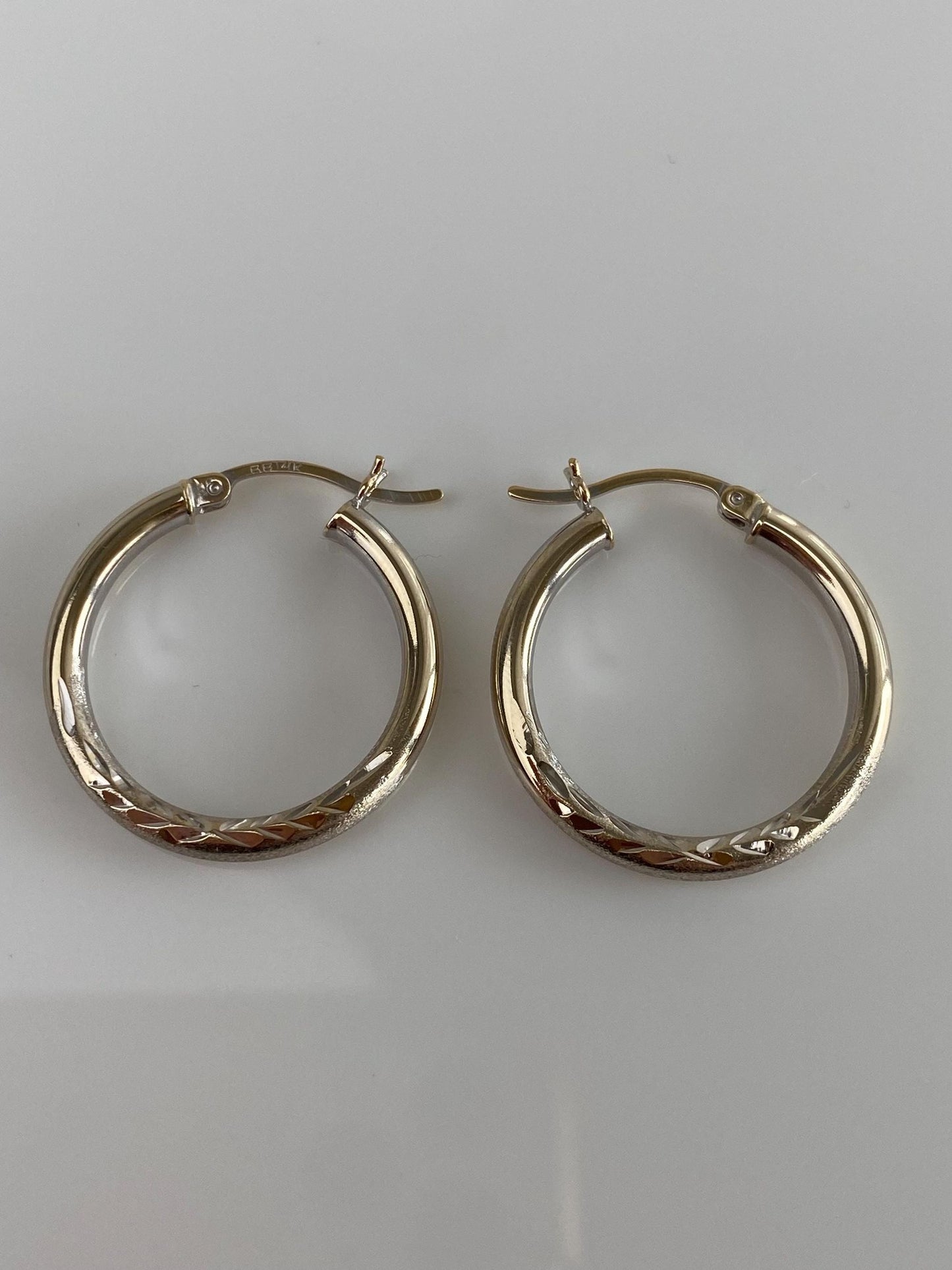 Vintage 14k White Gold Diamond Cut Hoop Earrings