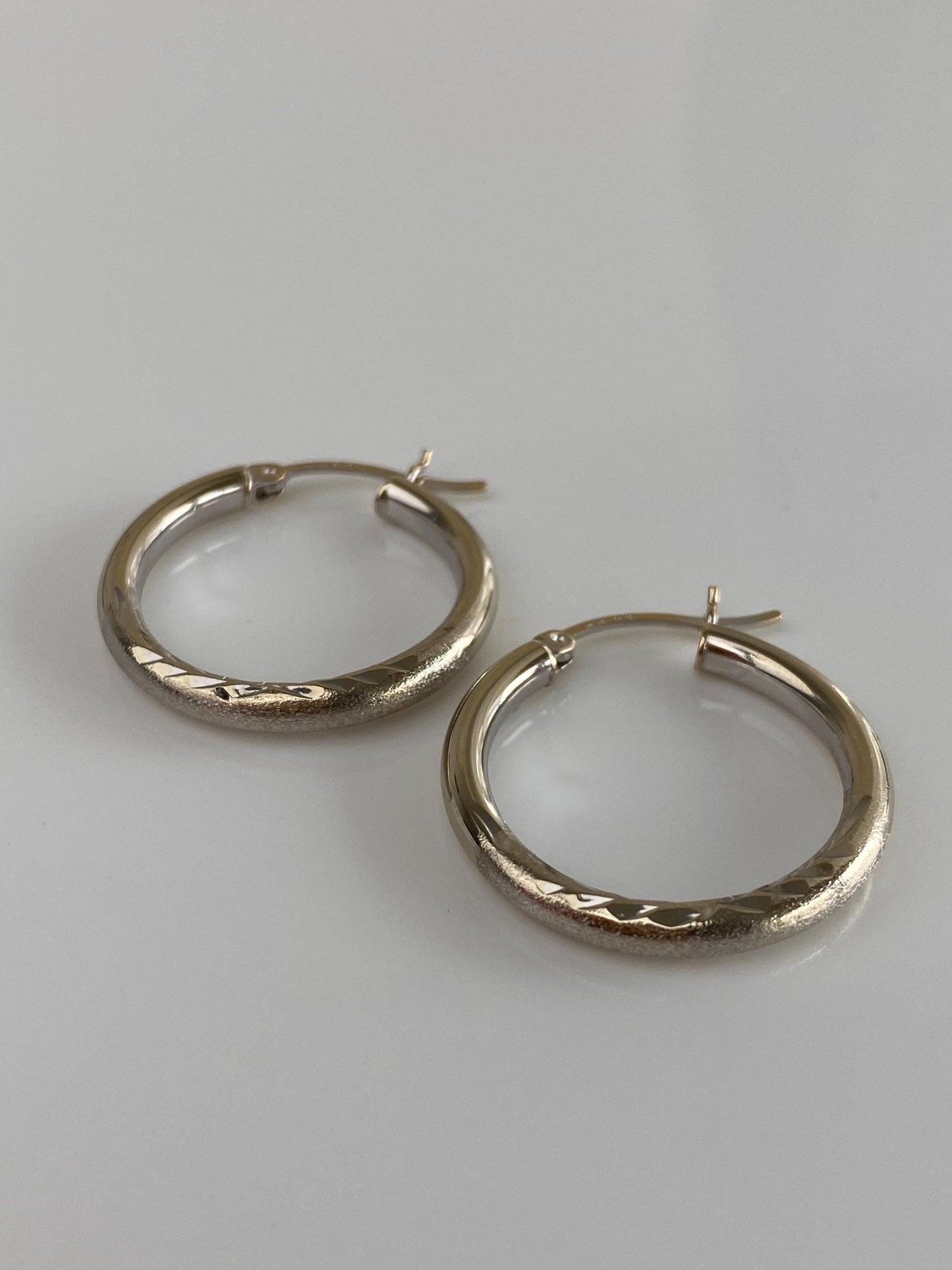 Vintage 14k White Gold Diamond Cut Hoop Earrings