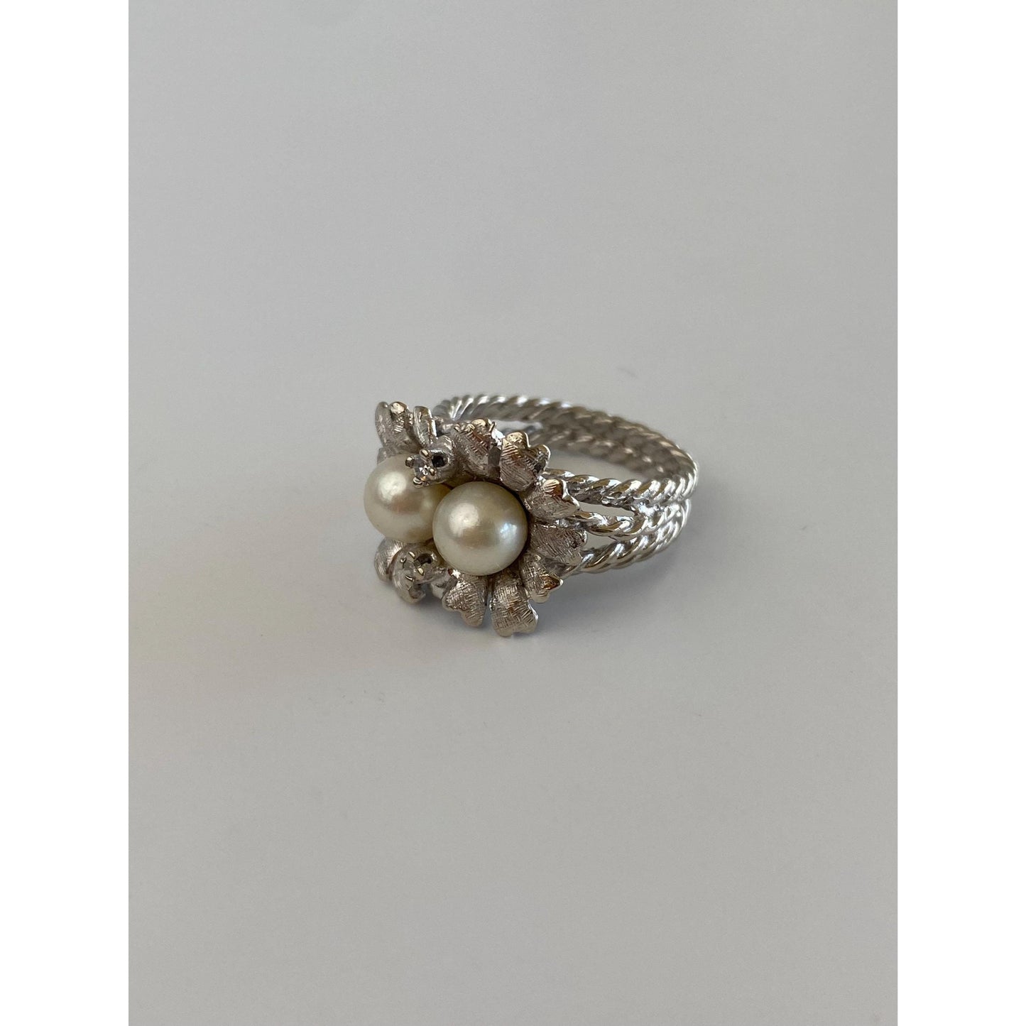 Vintage Solid 14k White Gold Diamond Pearl Flowers Ring - Size 5.5