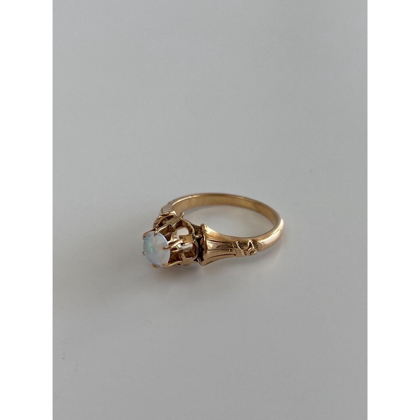 Vintage Solid 14k Yellow Gold Opal Ring - Size 4.25