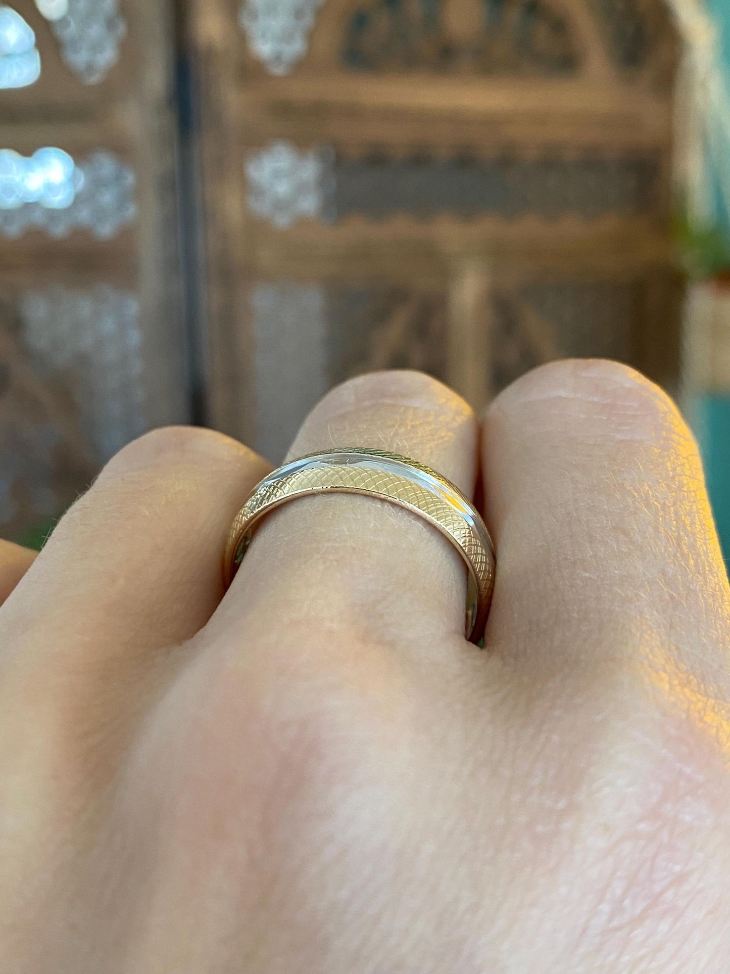Vintage Solid 14k White & Yellow Gold Textured Diamond Cut Ring Band - Size 9.25