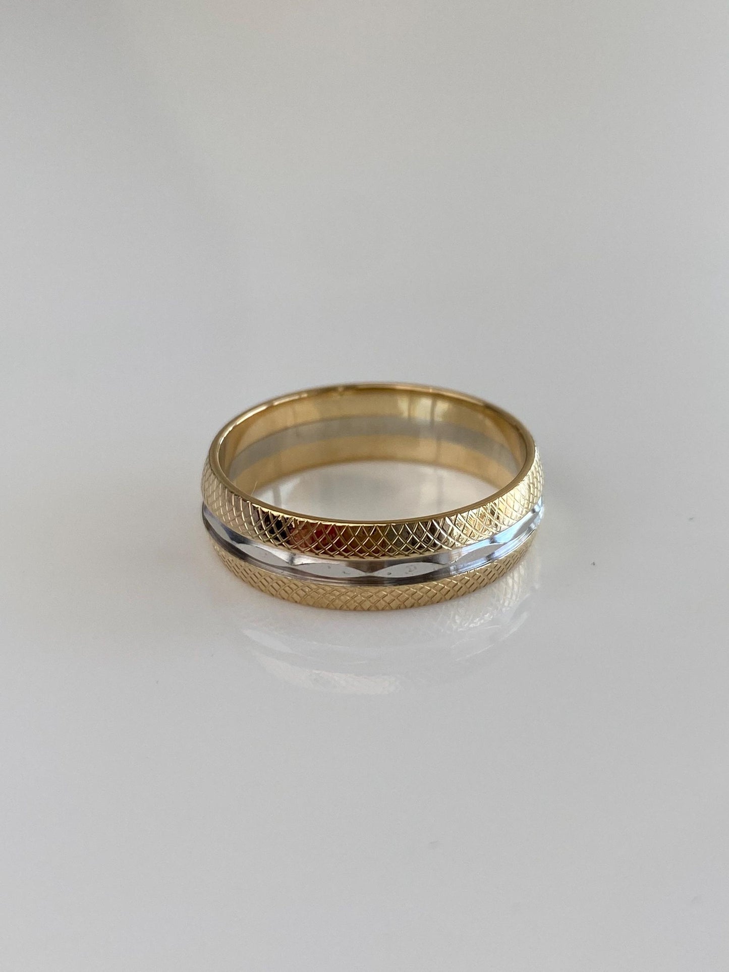 Vintage Solid 14k White & Yellow Gold Textured Diamond Cut Ring Band - Size 9.25