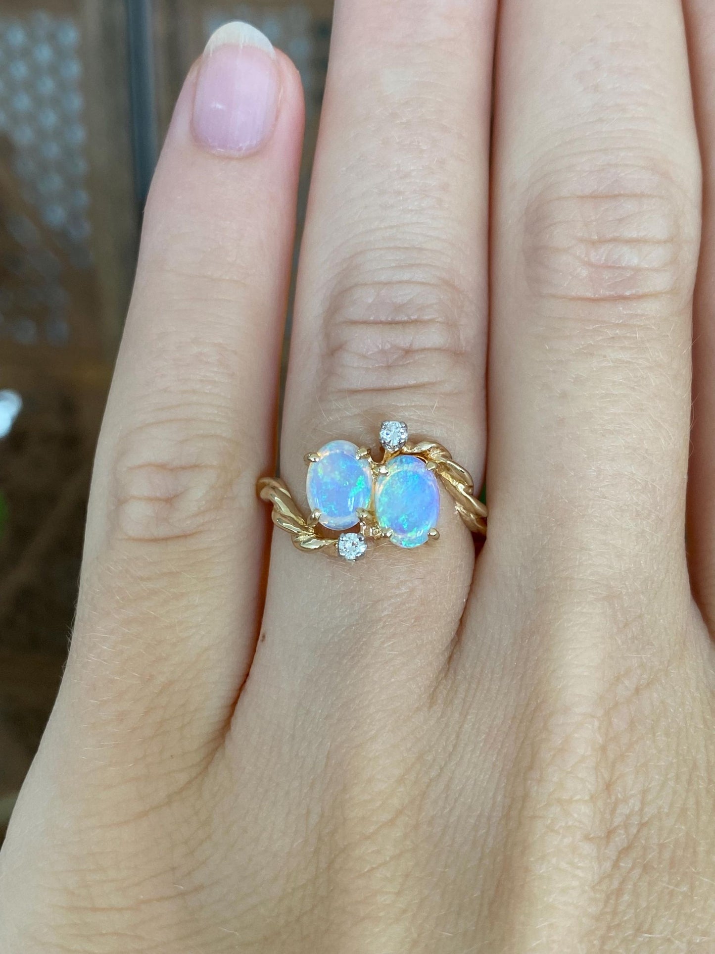 Vintage Solid 14k Yellow Gold Diamond Opals Twisted Ring - Size 5
