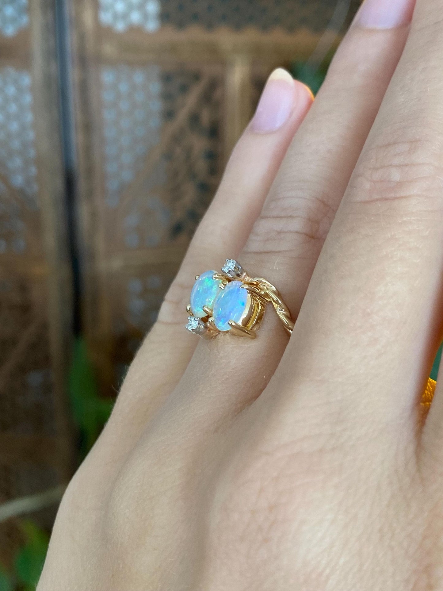Vintage Solid 14k Yellow Gold Diamond Opals Twisted Ring - Size 5