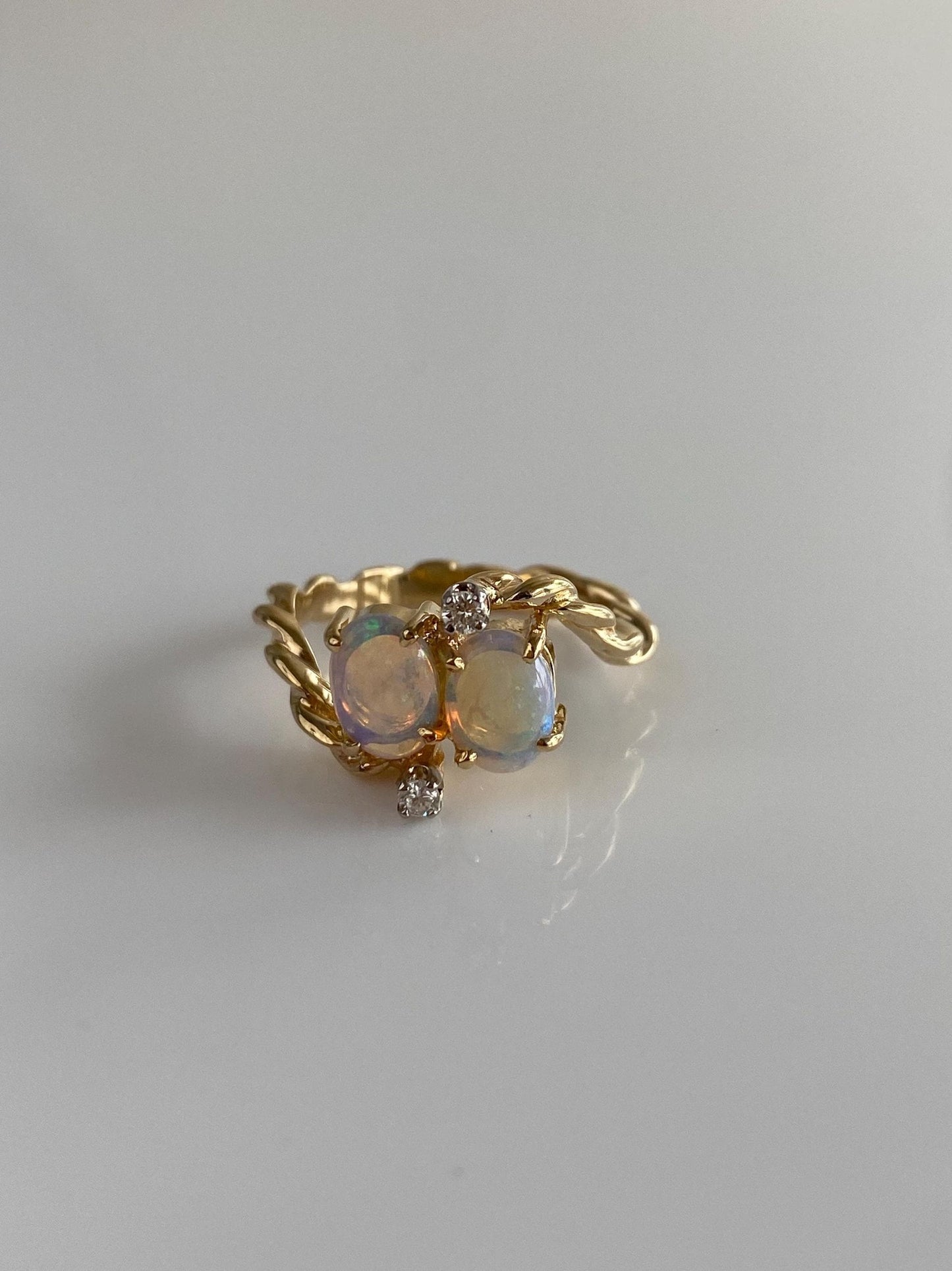 Vintage Solid 14k Yellow Gold Diamond Opals Twisted Ring - Size 5
