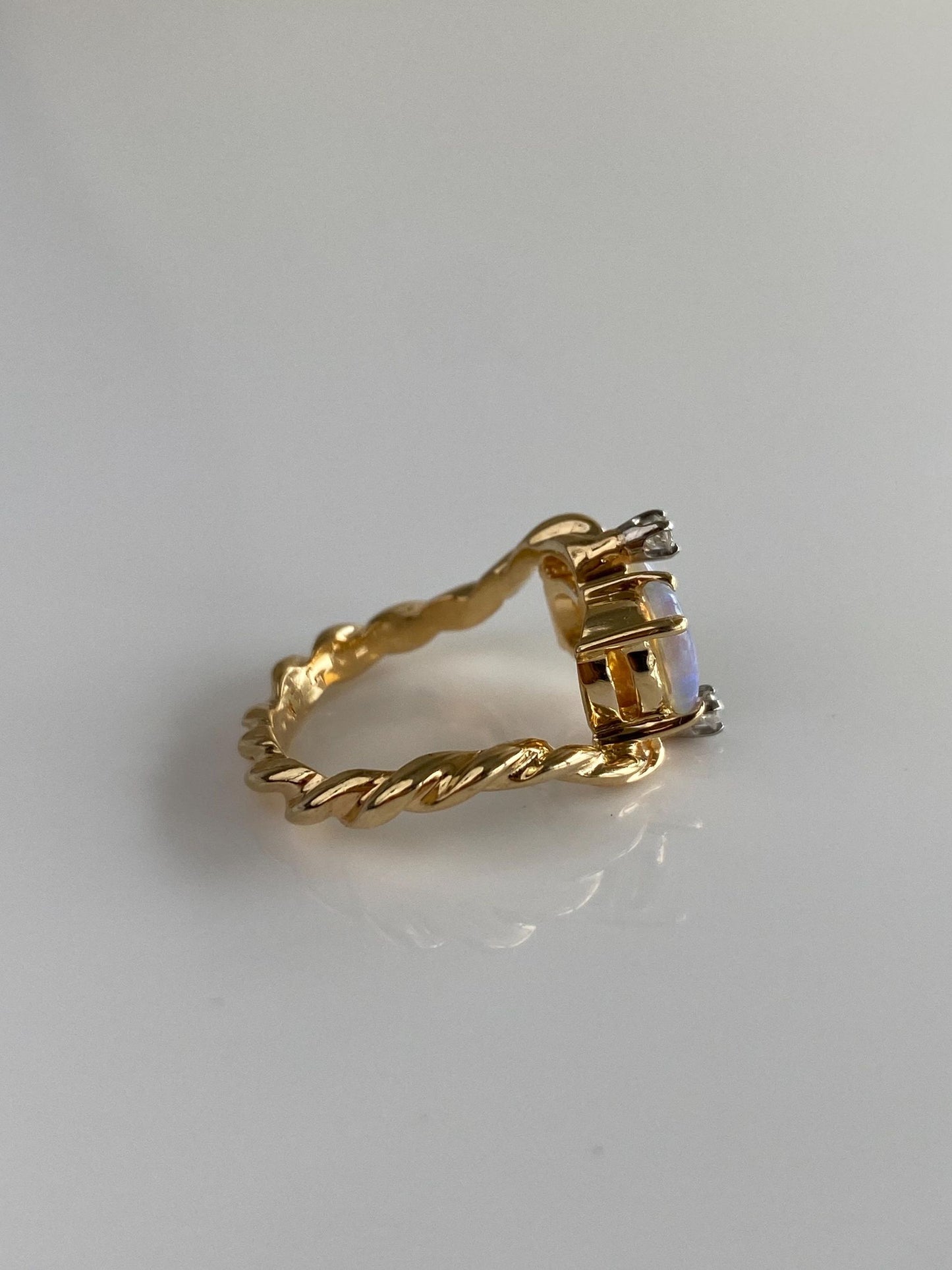 Vintage Solid 14k Yellow Gold Diamond Opals Twisted Ring - Size 5