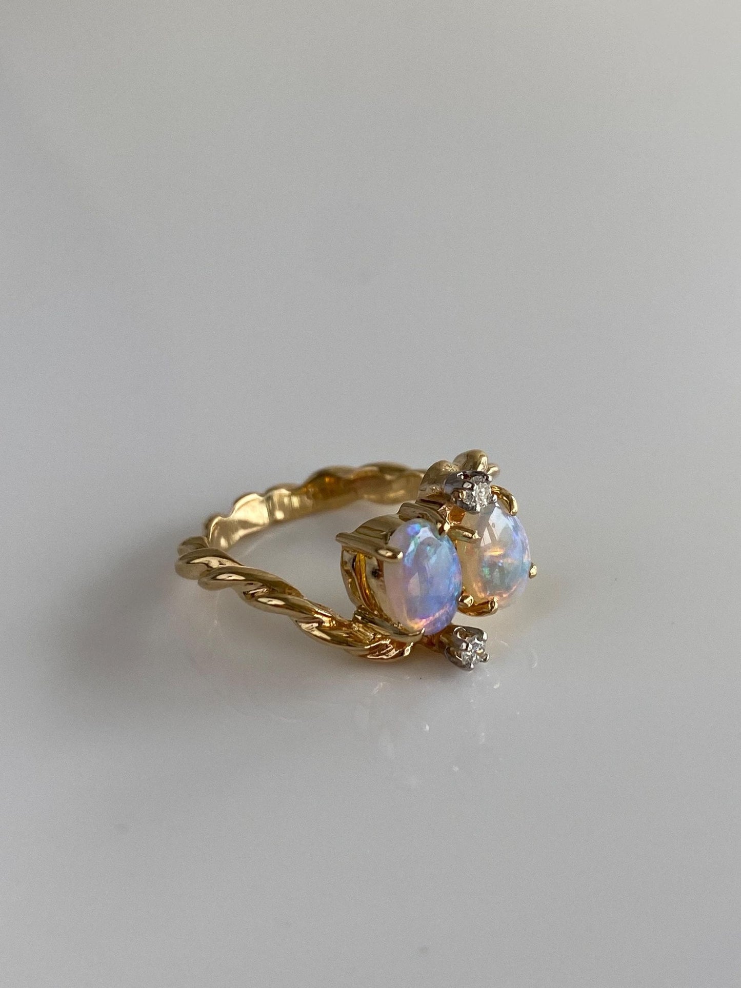 Vintage Solid 14k Yellow Gold Diamond Opals Twisted Ring - Size 5