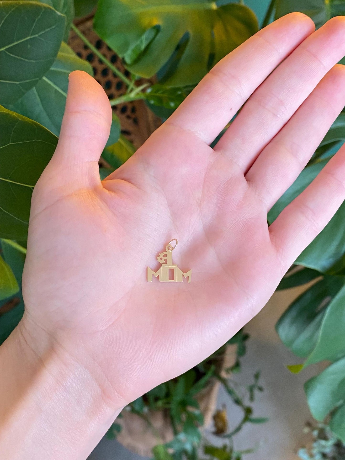 Vintage Solid 14k Yellow Gold #1 Mom Charm